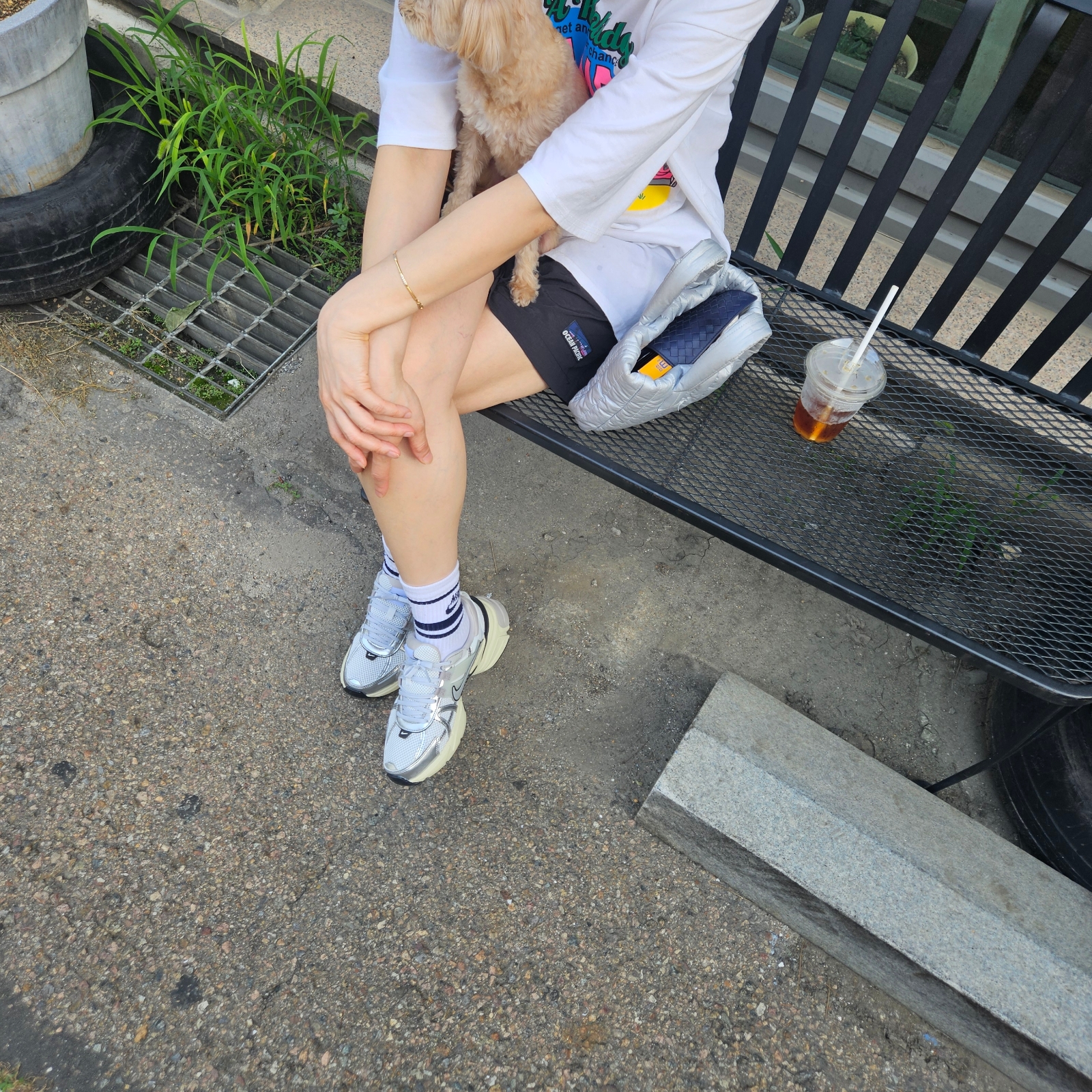 Nike V2K Run Summit White Metallic Silver 착용 스타일