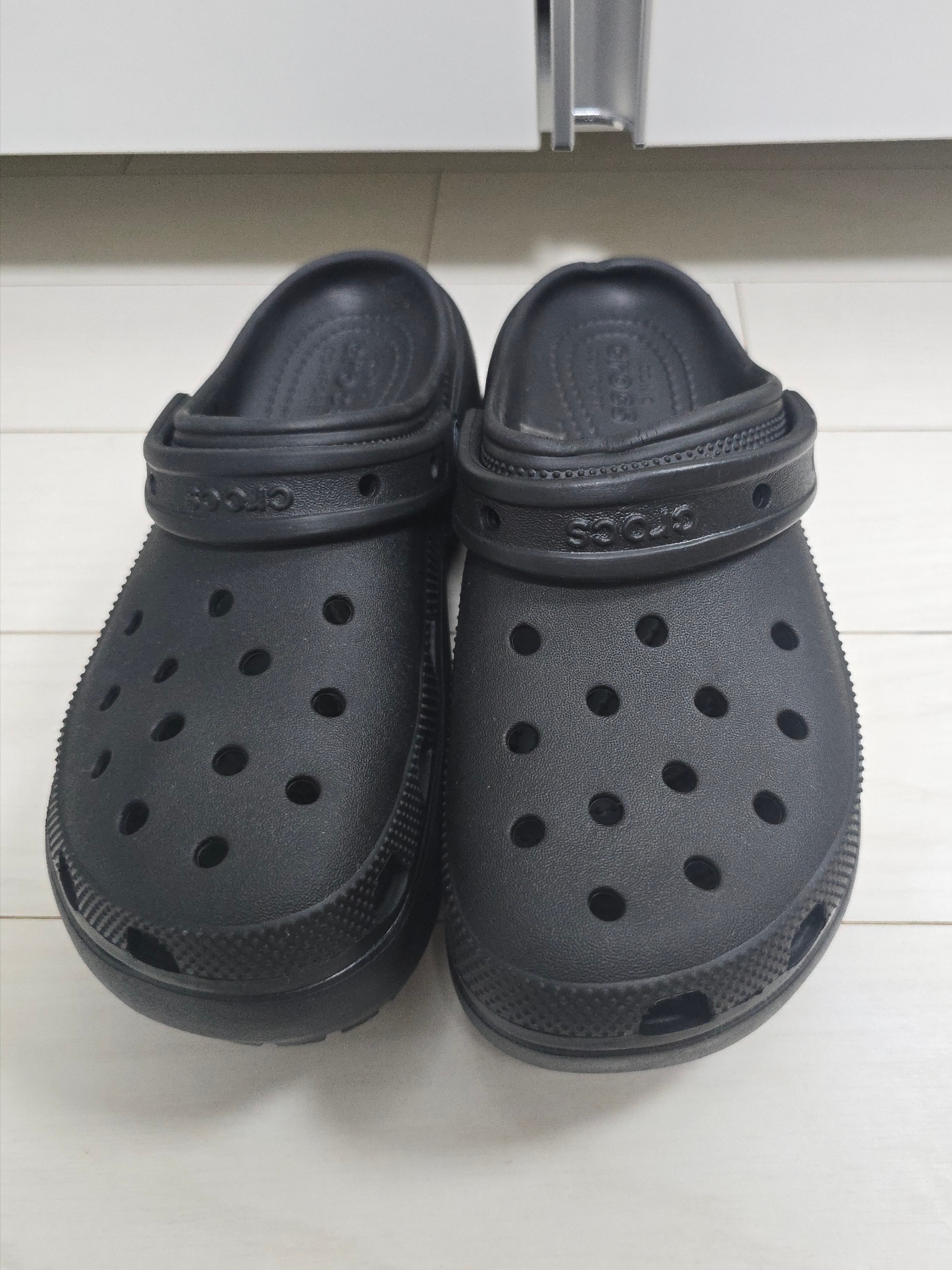 (W) Crocs Classic Platform Clog Black 착용 스타일