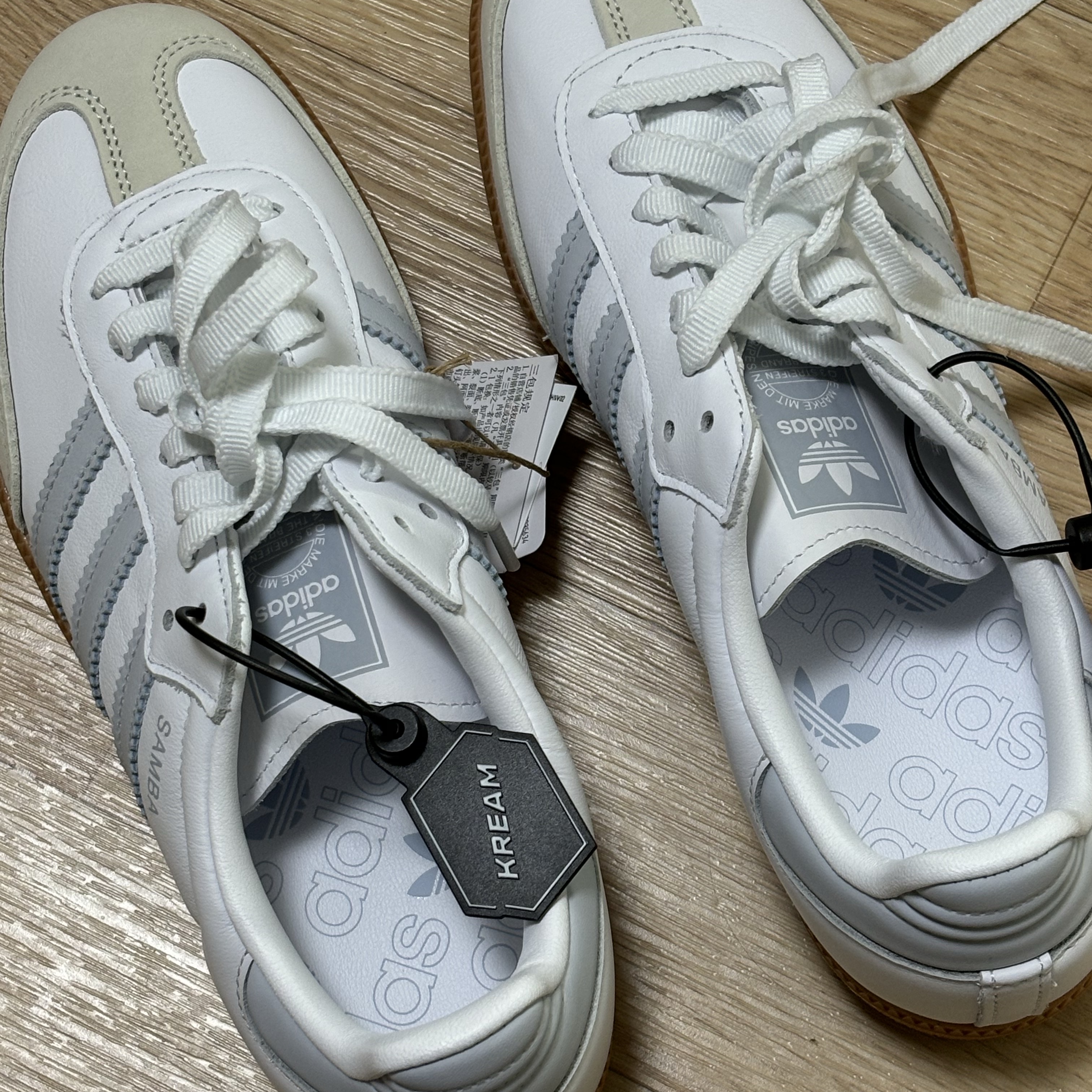 (W) Adidas Samba OG Cloud White Halo Blue 착용 스타일