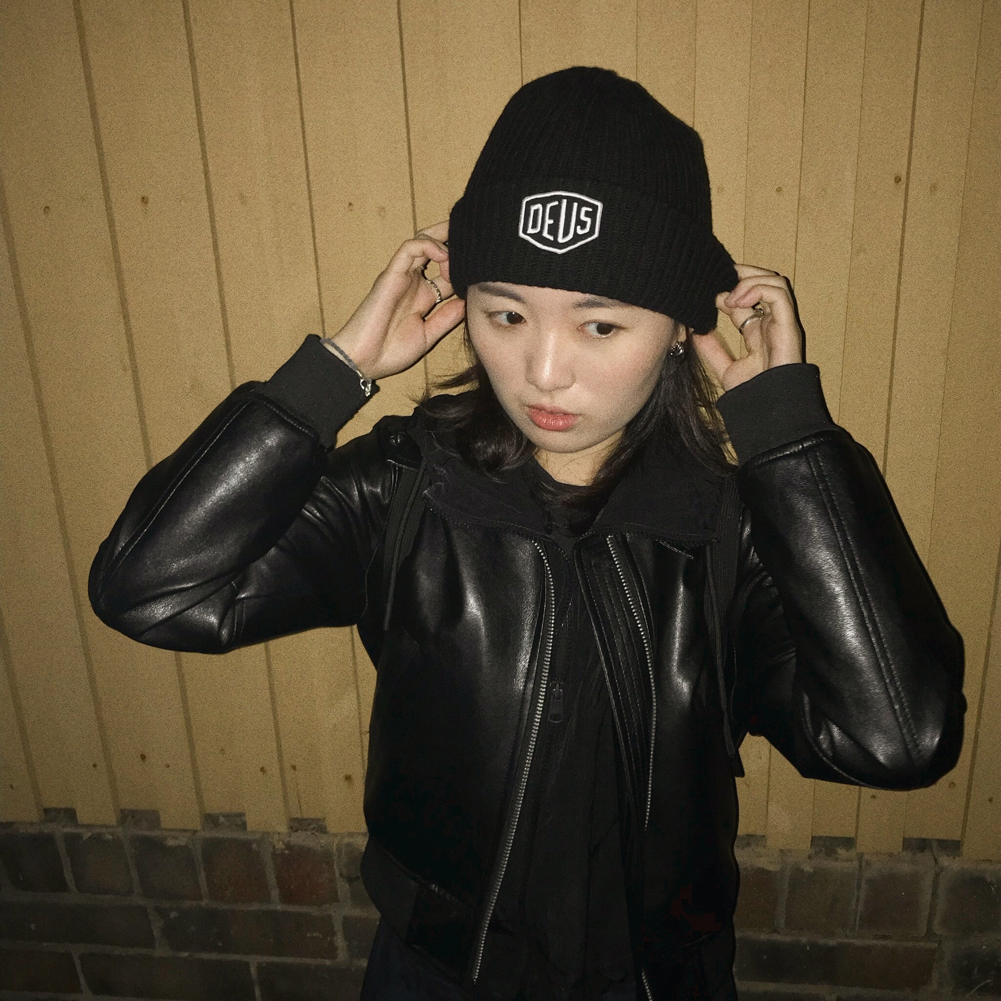 Deus Ex Machina Shield Beanie Black 착용 스타일 - 2