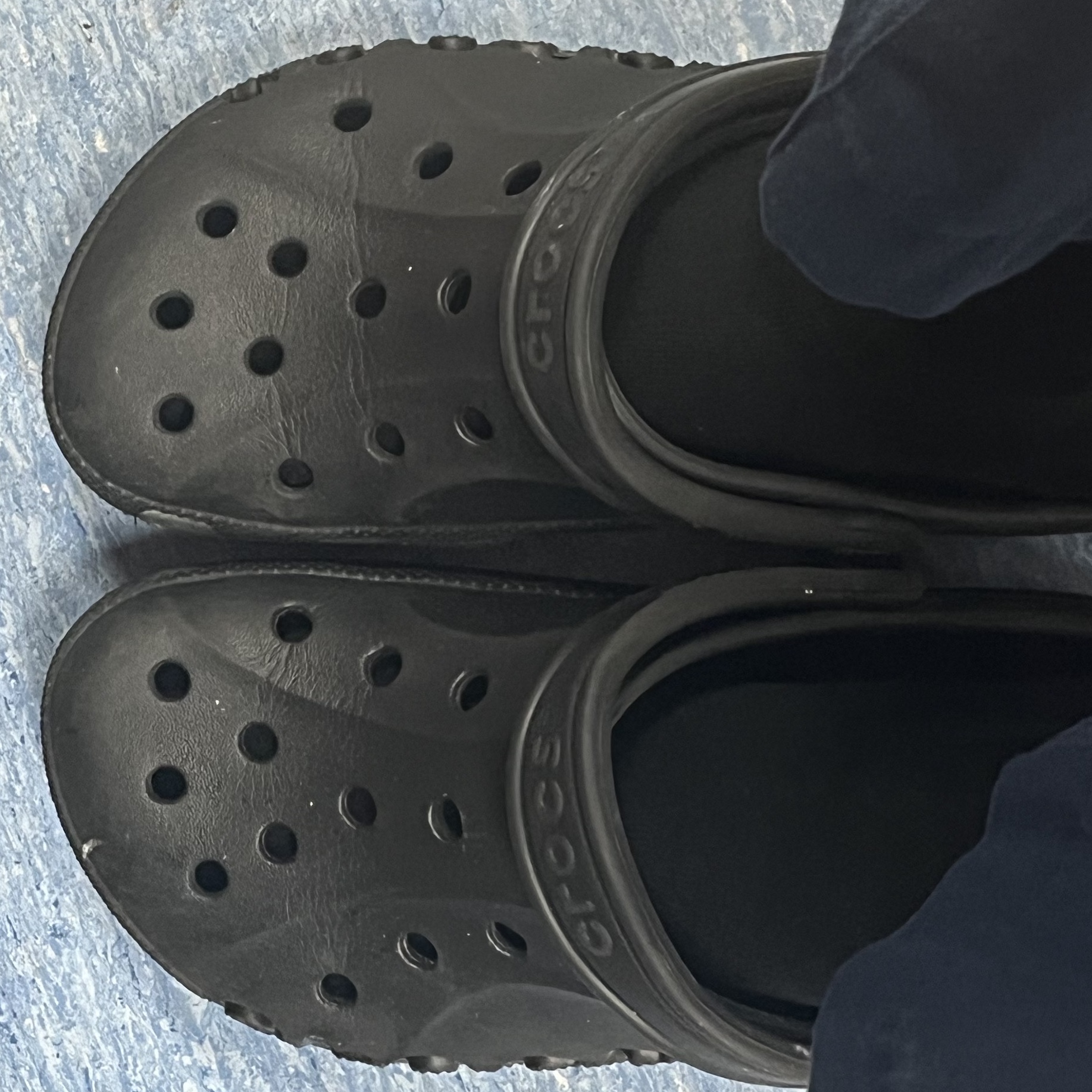 Crocs Baya Clog Black 착용 스타일