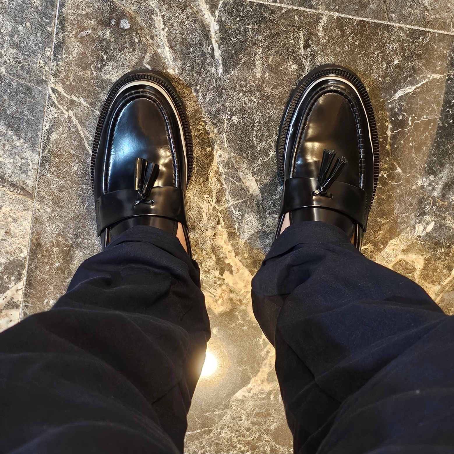Cole Haan x Fragment American Classics Tassel Loafer Black White 착용 스타일 - 3