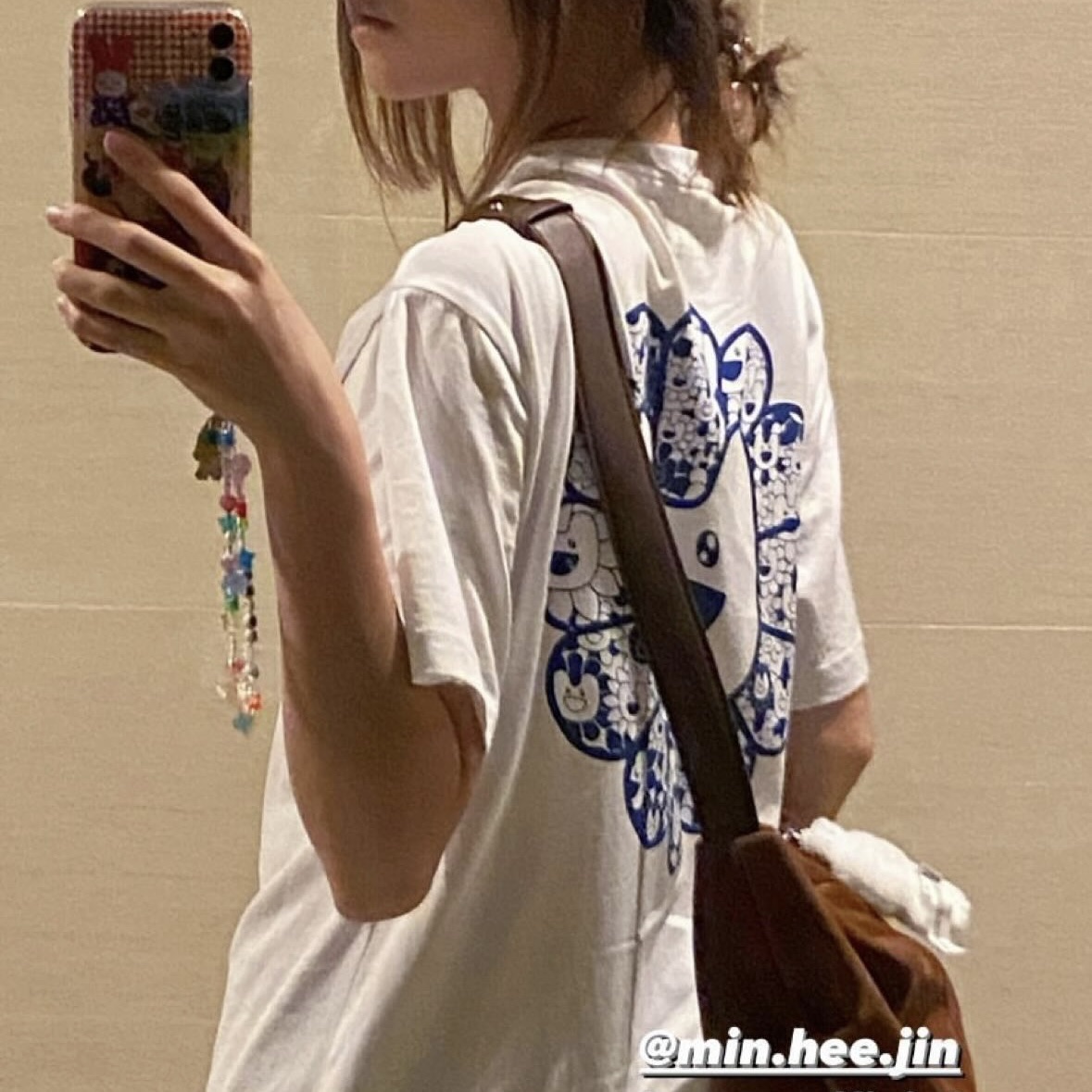 NewJeans x Murakami T-Shirt White 착용 스타일