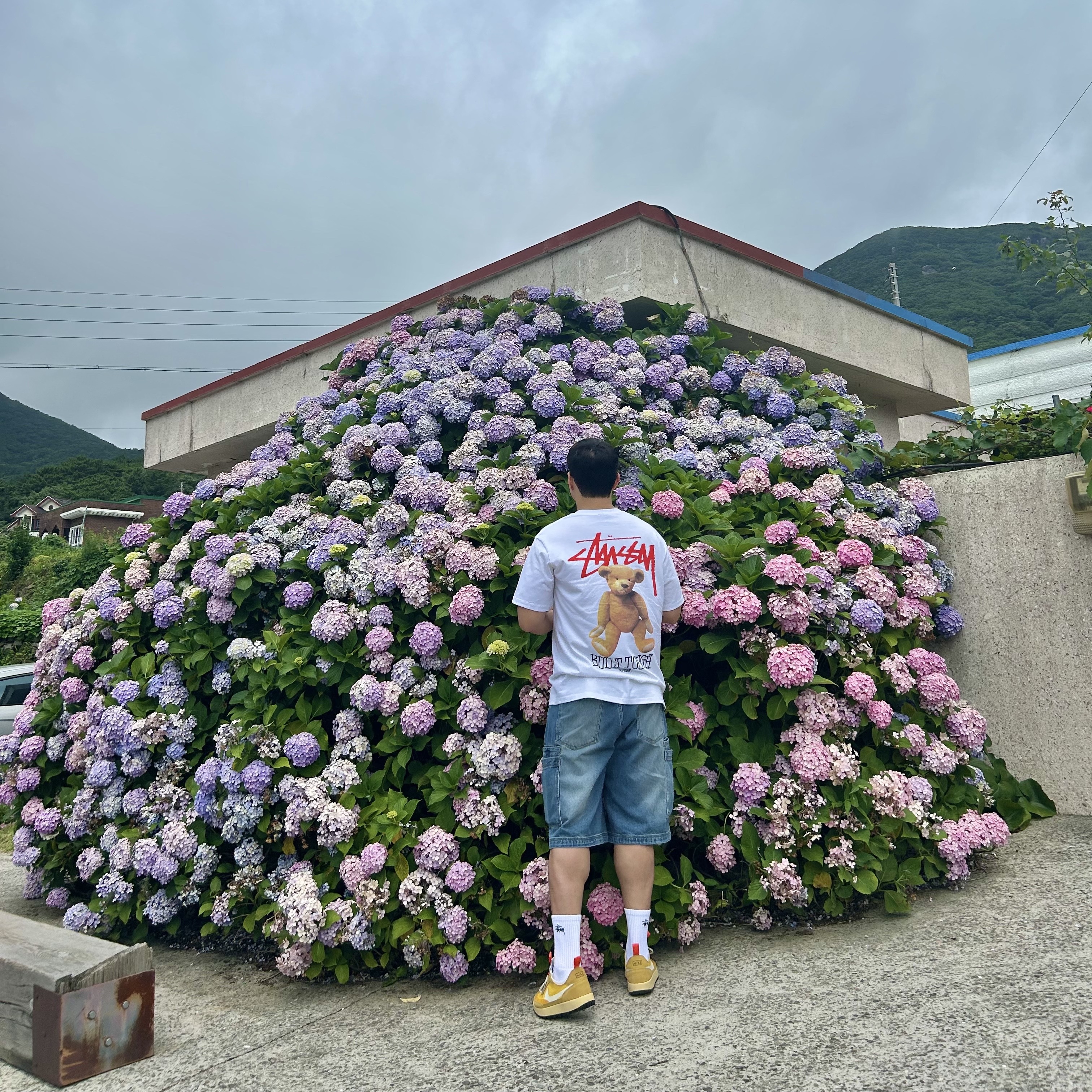 Stussy Built Tough T-Shirt White, Nike x Tom Sachs General Purpose Shoe Archive 착용 스타일