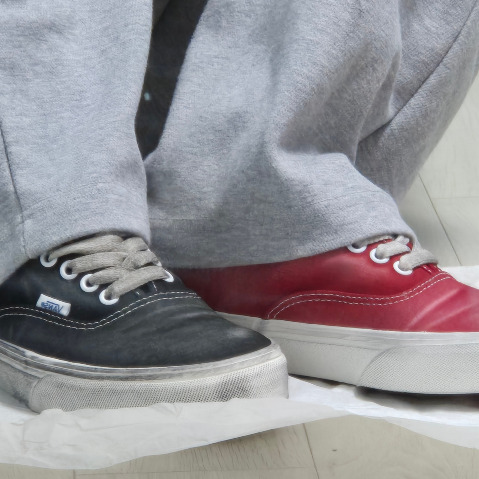 Vans Authentic Wave Washed Red, Vans Authentic Wave Washed Black 착용 스타일 - 1