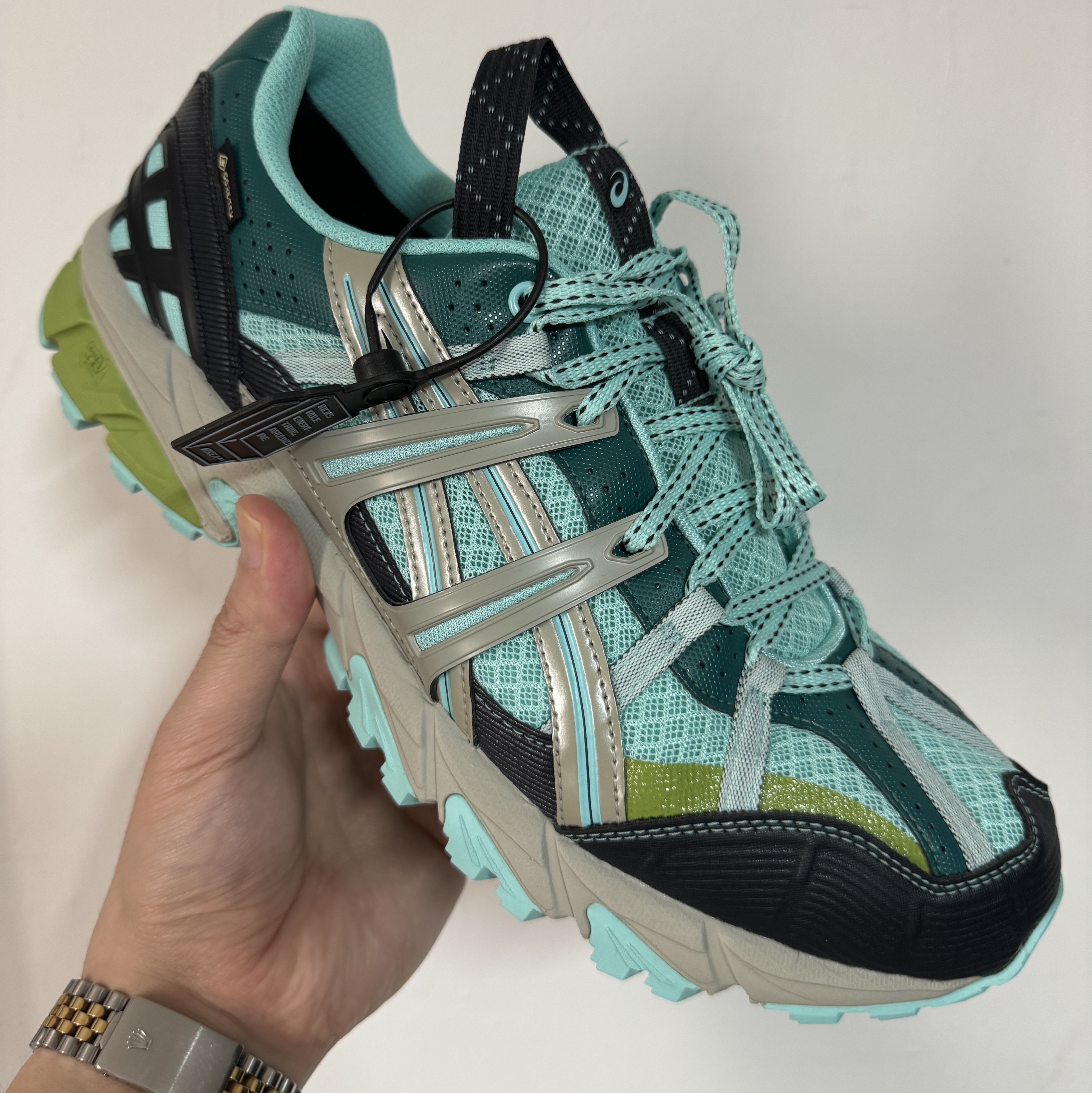 Asics HS4-S Gel-Sonoma 15-50 Gore-Tex Aruba Blue Graphite, Rolex Datejust 36mm 126233 Champagne Diamond-Set Jubilee 착용 스타일