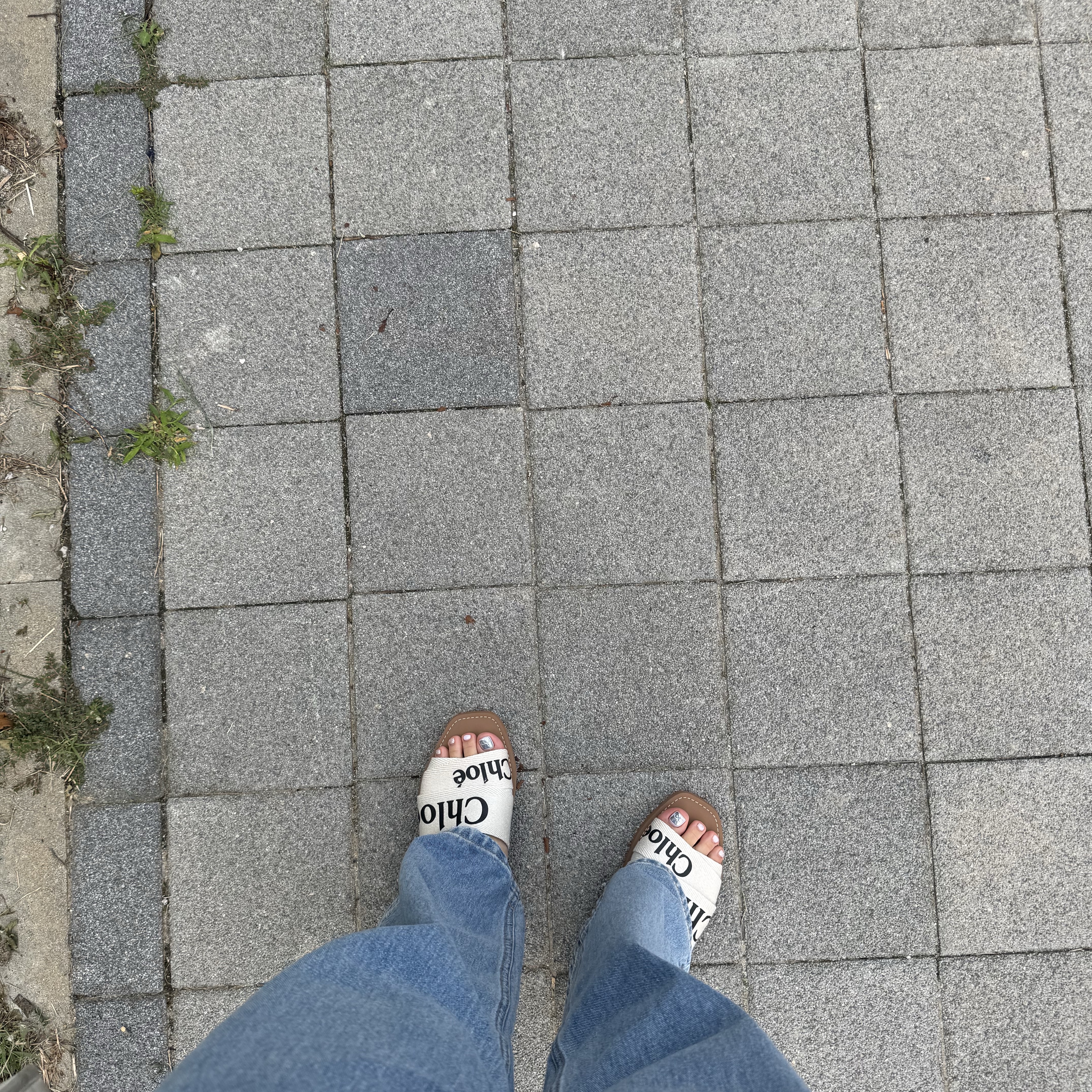 (W) Chloe Woody Flat Mule White 착용 스타일