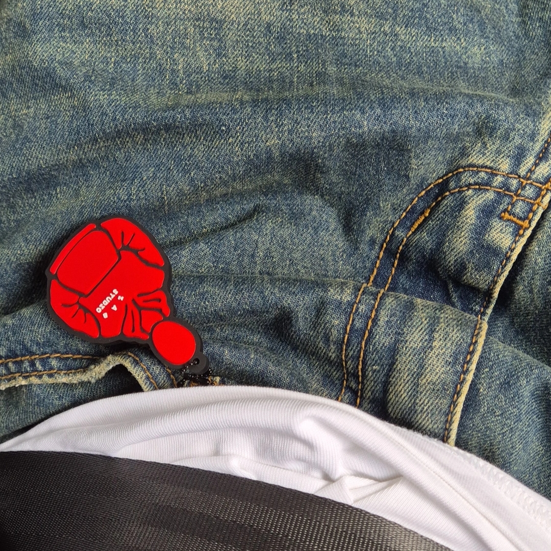 IAB Studio Hoodie Keyring Red 착용 스타일