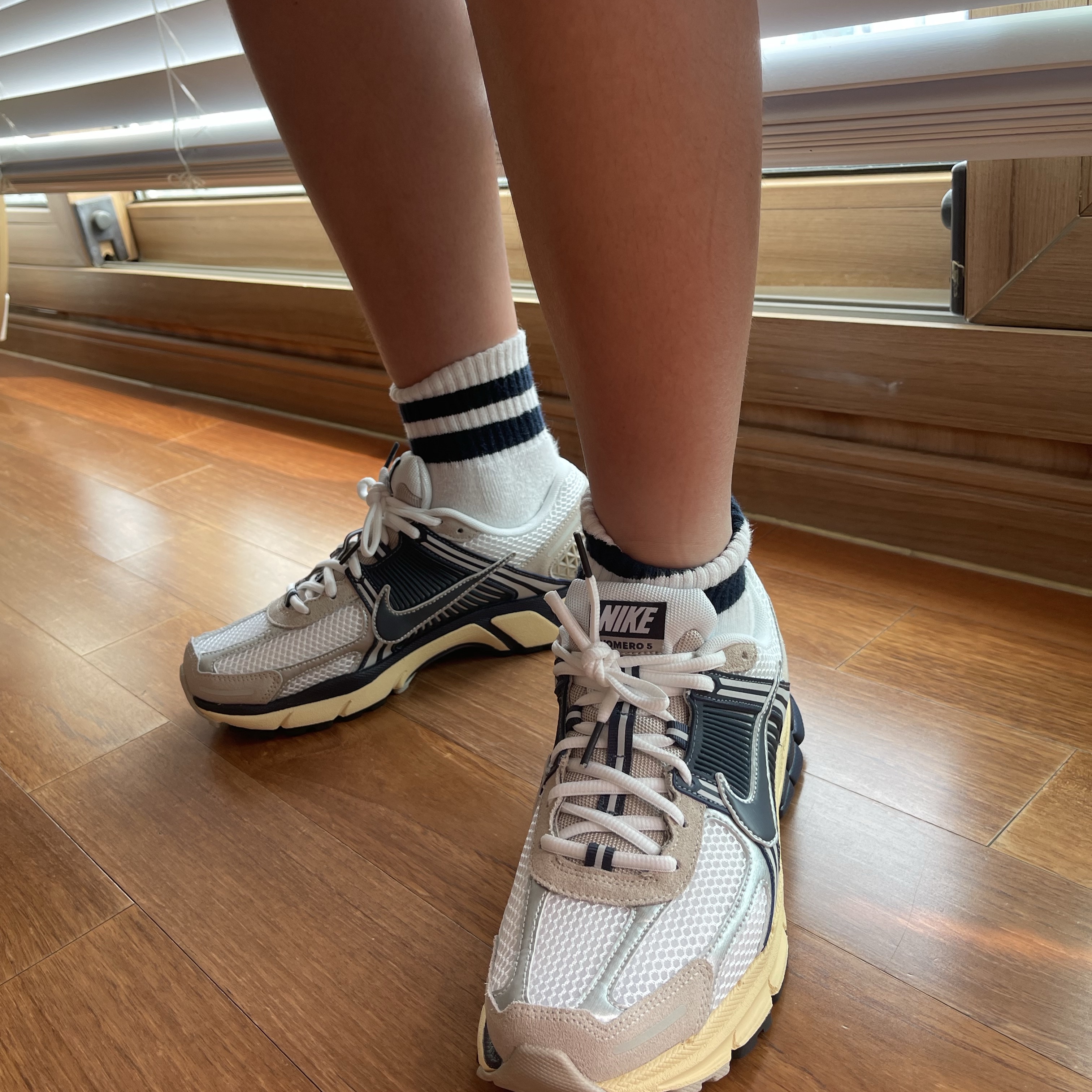 Nike Zoom Vomero 5 White Thunder Blue 착용 스타일