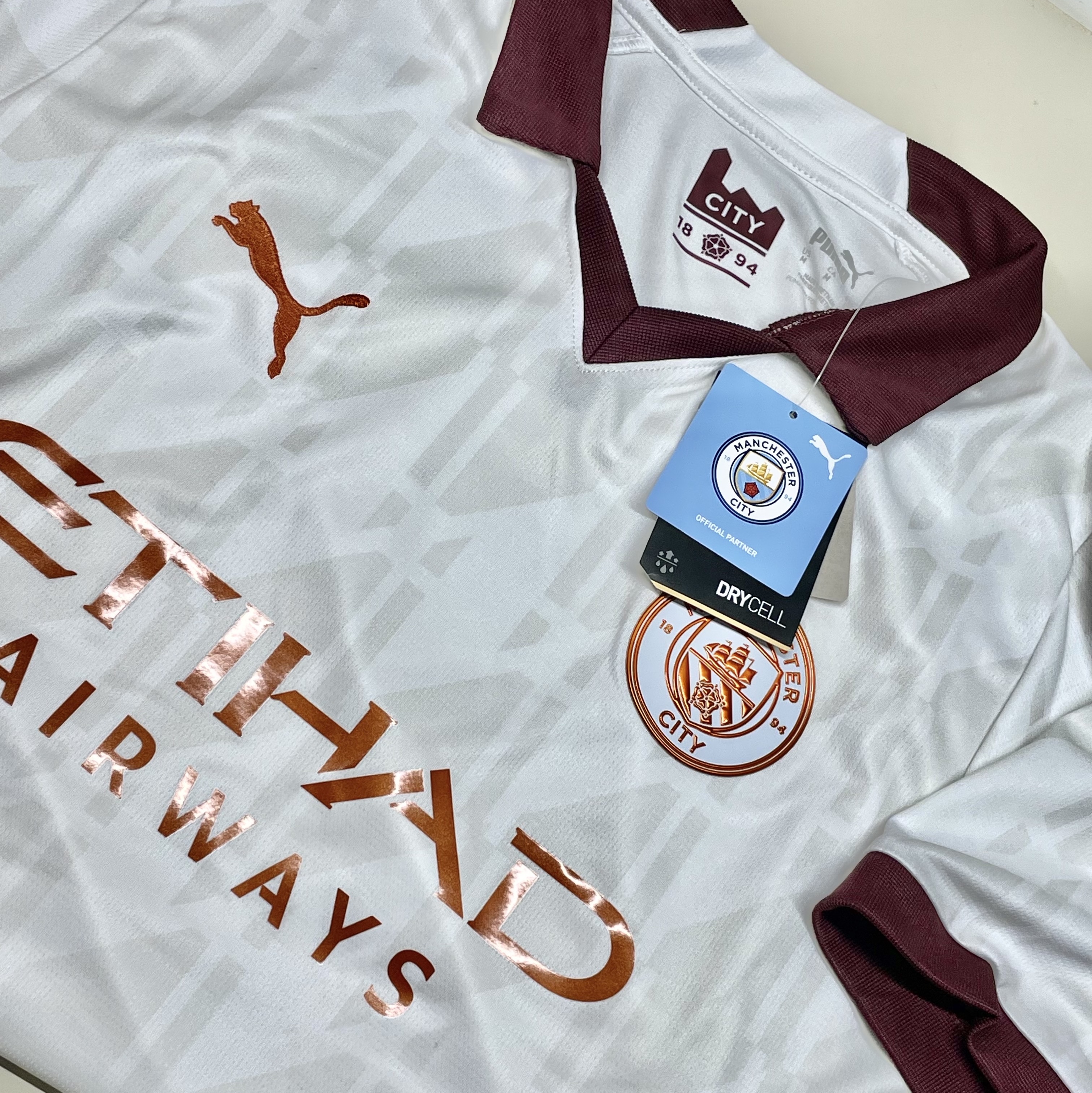 Puma Manchester City 2023/24 Away Jersey White Aubergine (Non Marking Ver.) 착용 스타일