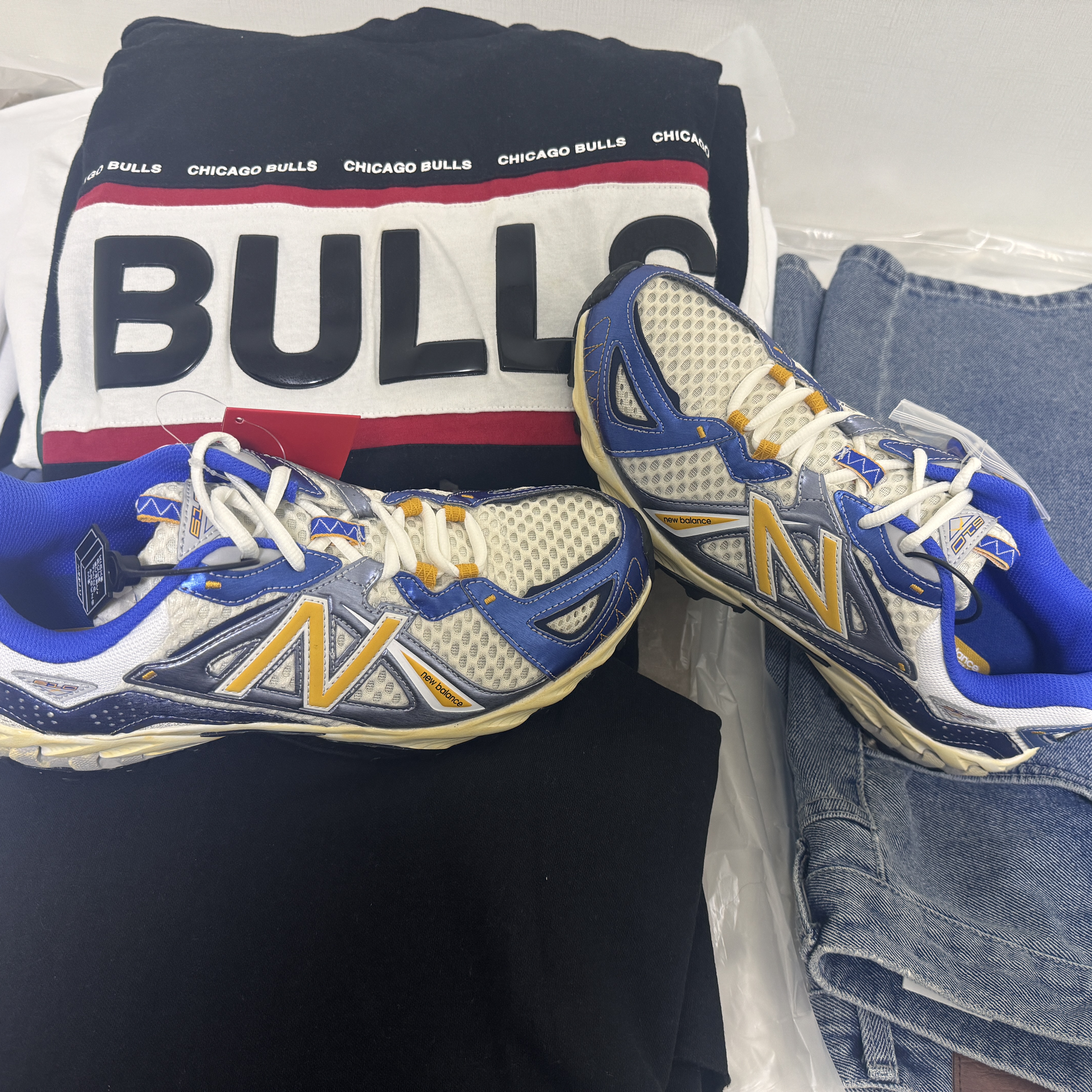 New Balance x Yeseyesee ML610 Atlantic Blue Varsity Gold 착용 스타일 - 2