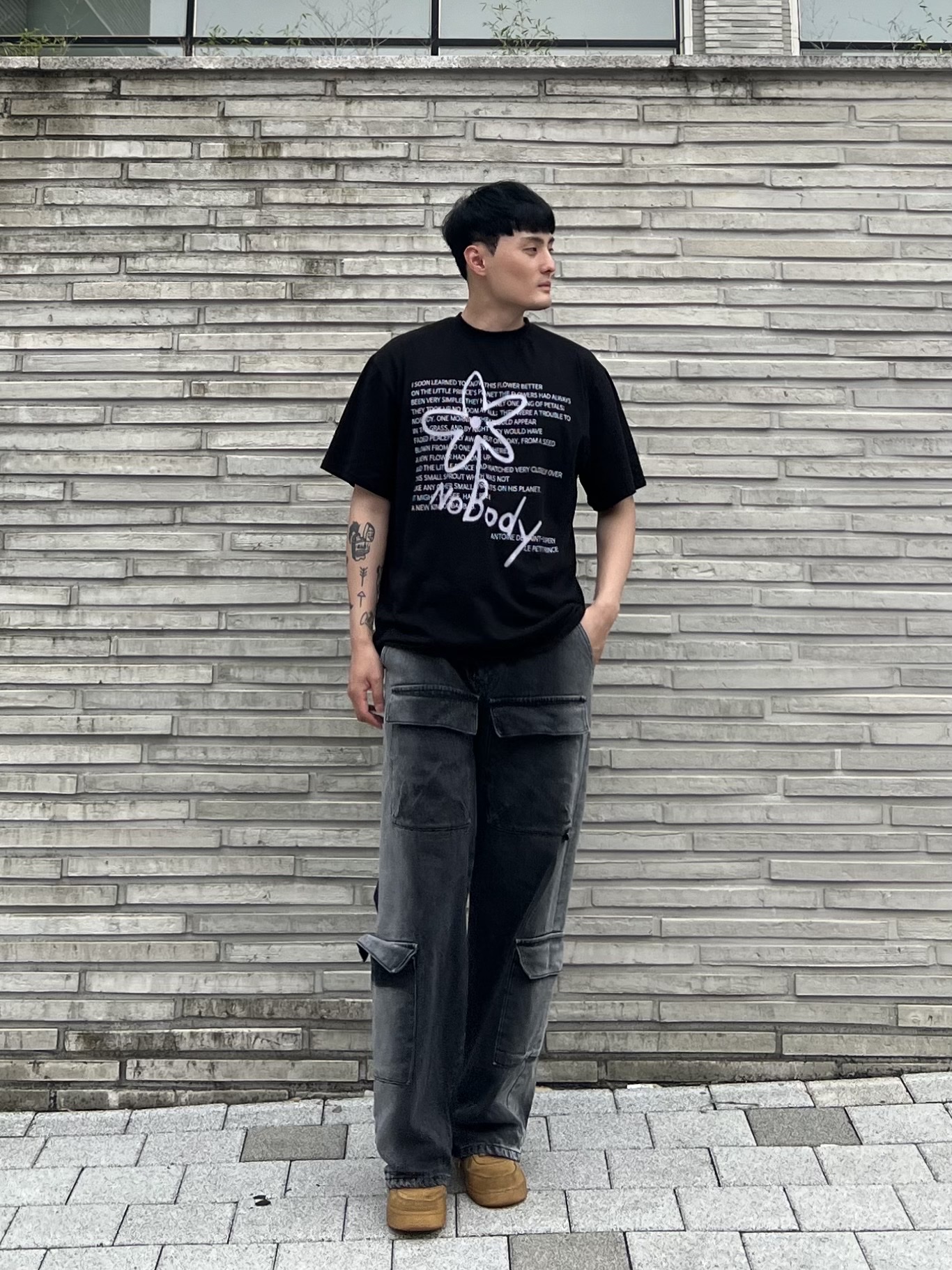 NON FLOOR Earnest Cargo Pants Black 착용 스타일 - 1
