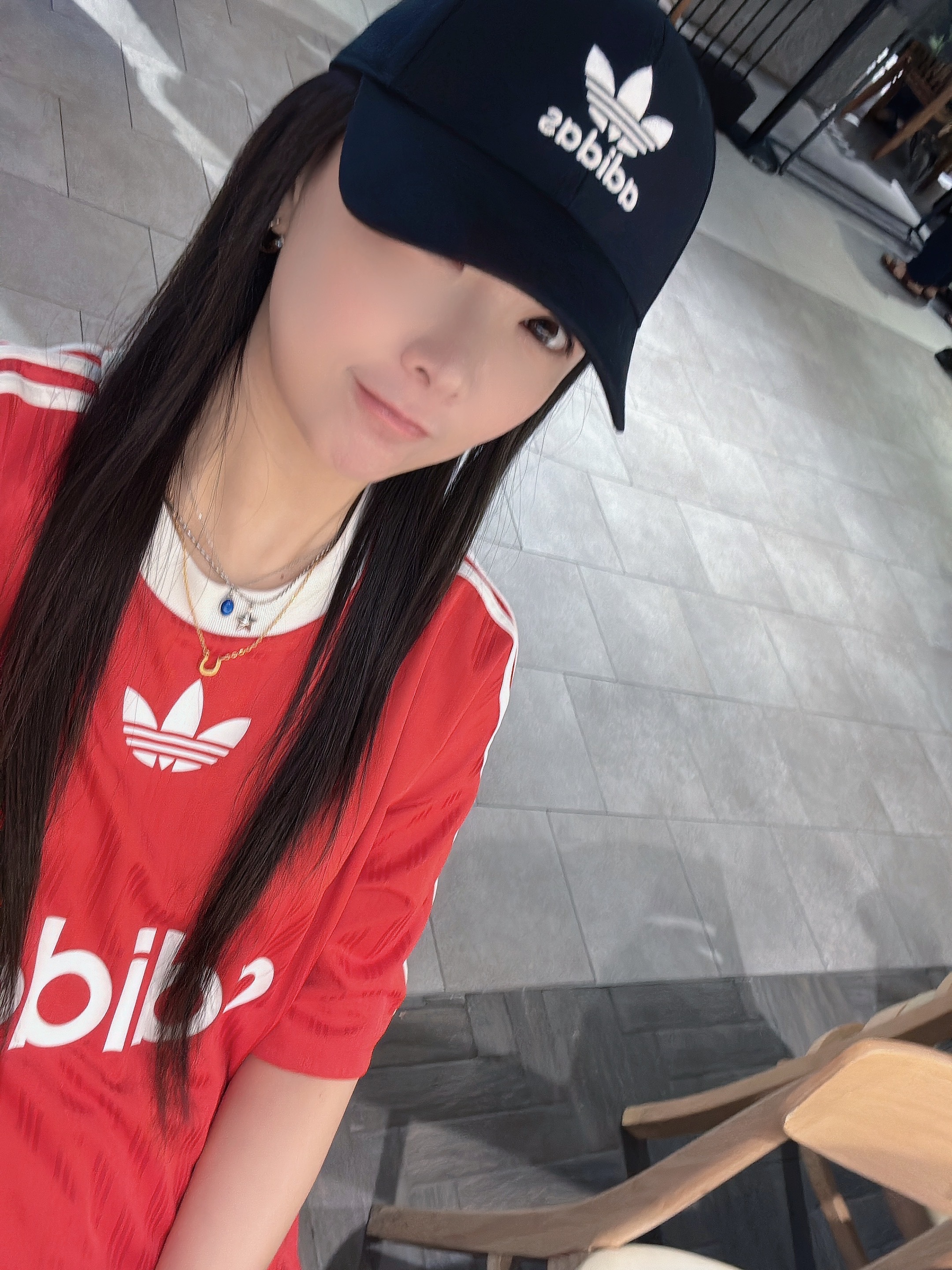Adidas Adicolor T-Shirt Better Scarlet White - KR Sizing, Adidas Trefoil Baseball Cap Black White 착용 스타일