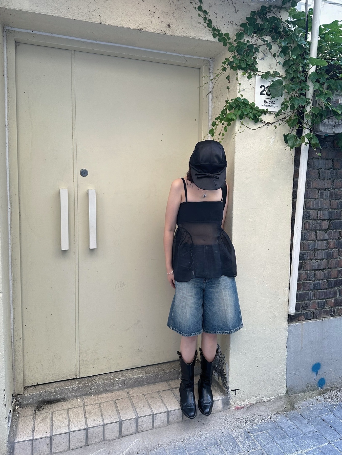YOUCHE QS Duck Cap Black 착용 스타일 - 3