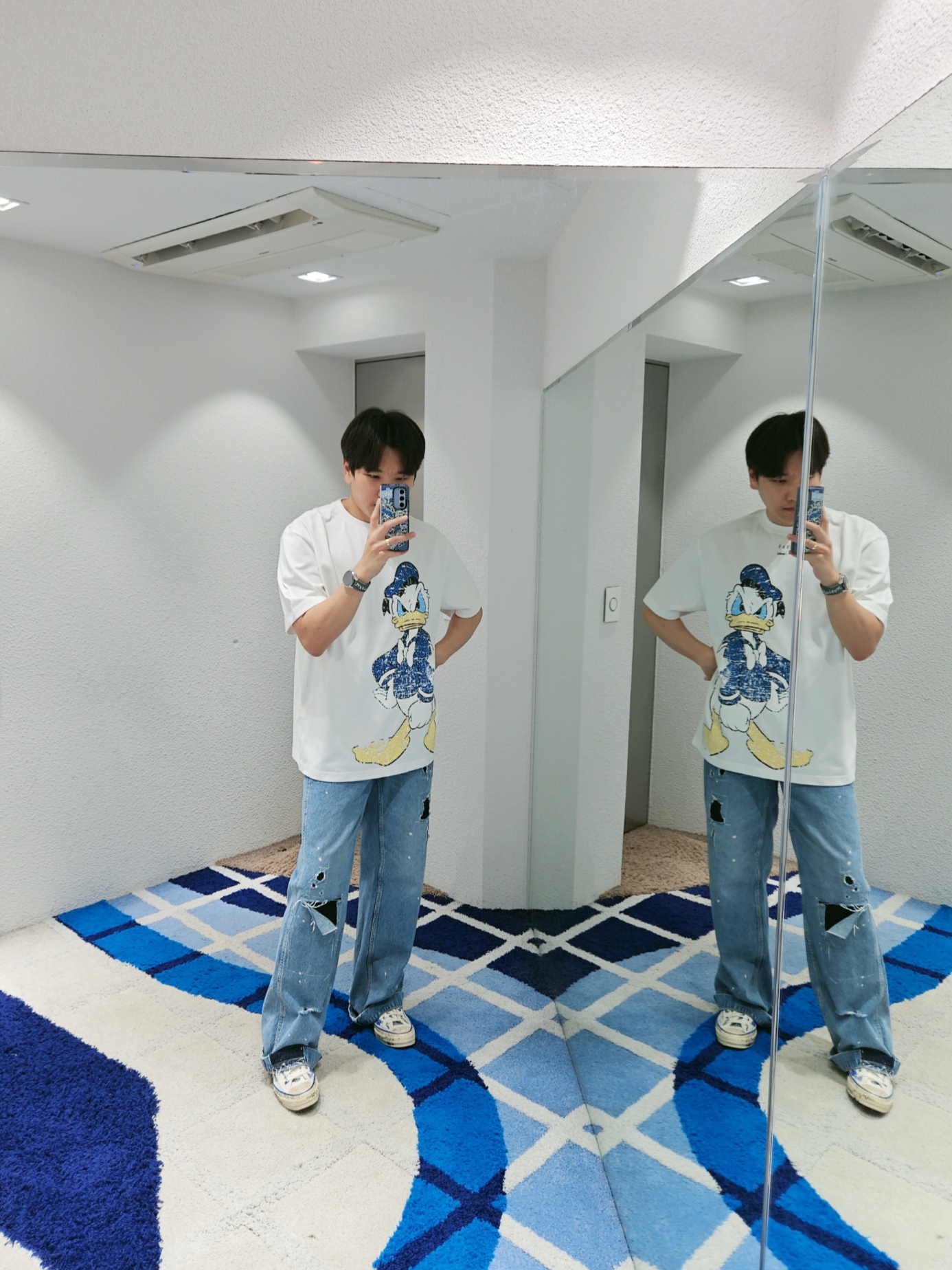 Ader Error x Disney Donald Duck T-Shirt 01 Off White, Zara x Ader Error Patchwork Jeans Blue 착용 스타일