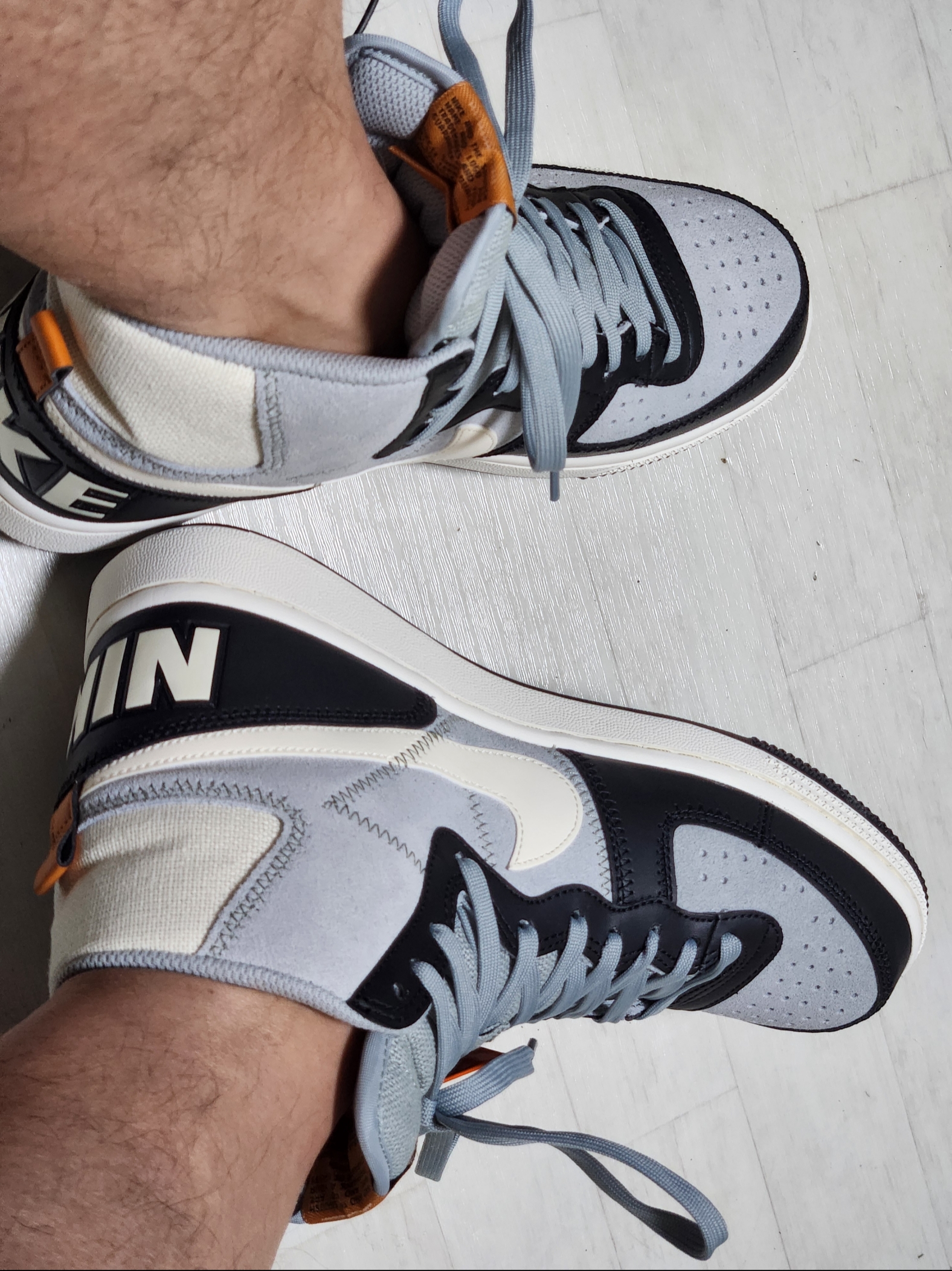 Nike Terminator High Black and Light Pumice 착용 스타일 - 1