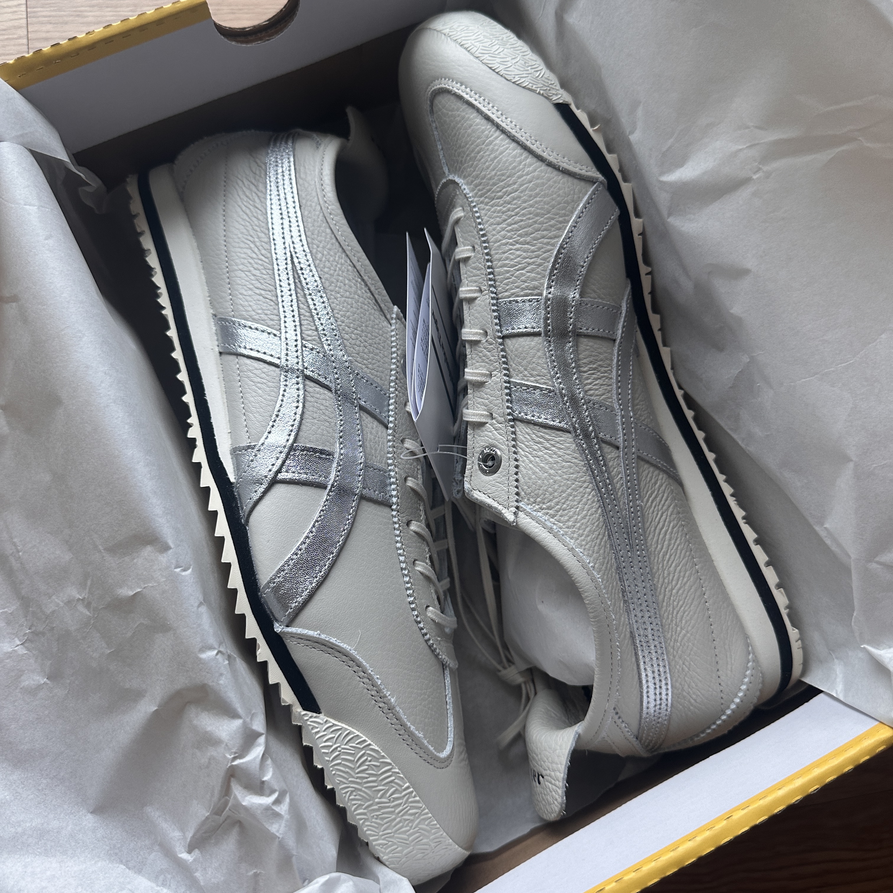 Onitsuka Tiger Mexico 66 SD Birch Silver 착용 스타일 - 2