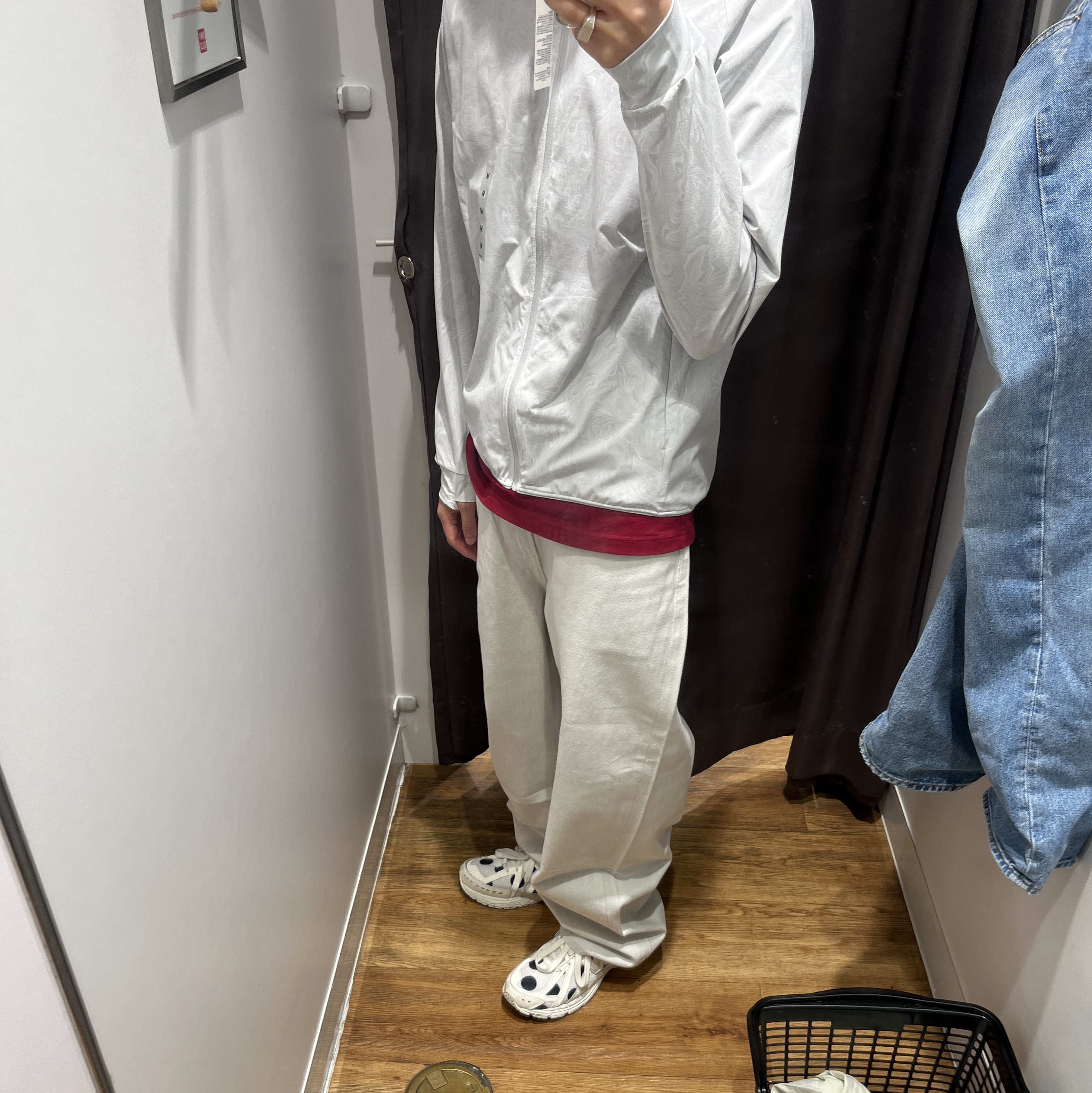 New Balance 1906R Polka Dot Off White 착용 스타일 - 2