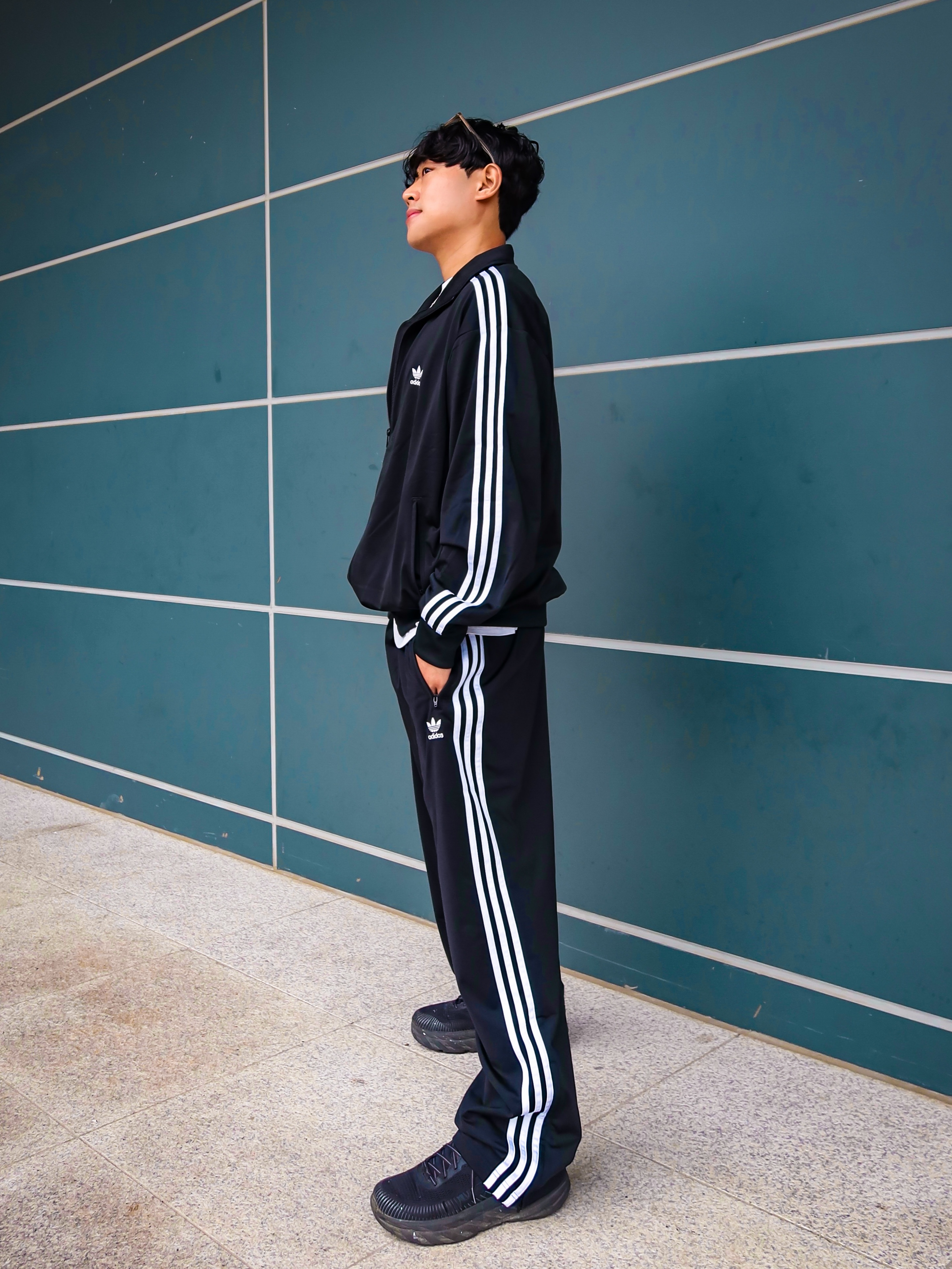 Adidas Adicolor Classics Firebird Track Top Black - KR Sizing, Adidas Adicolor Classics Firebird Track Pants Black - KR Sizing 착용 스타일 - 1