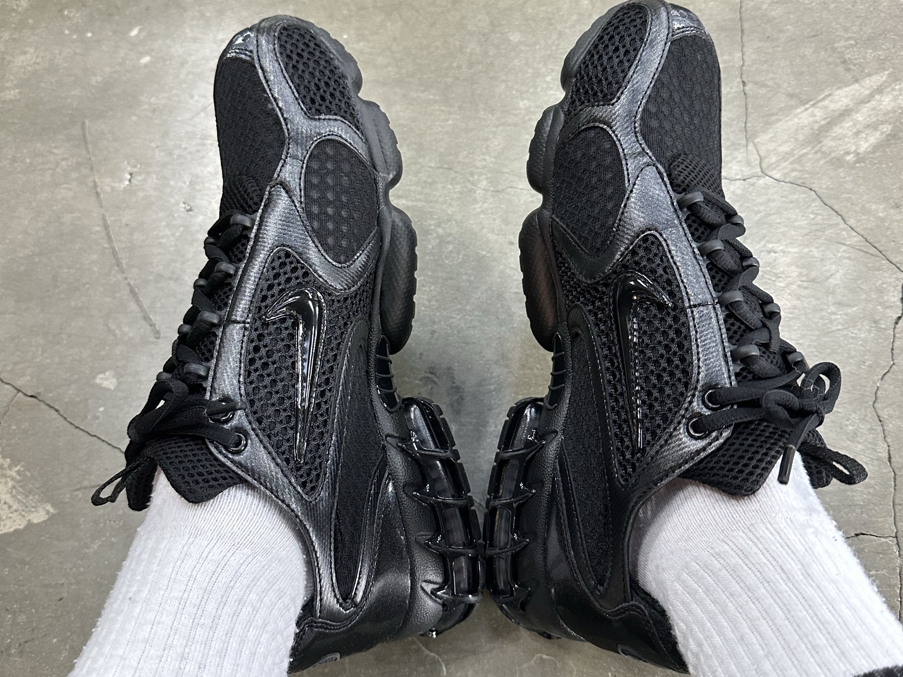 Nike Air Zoom Spiridon Cage 2 Black Anthracite 착용 스타일 - 2
