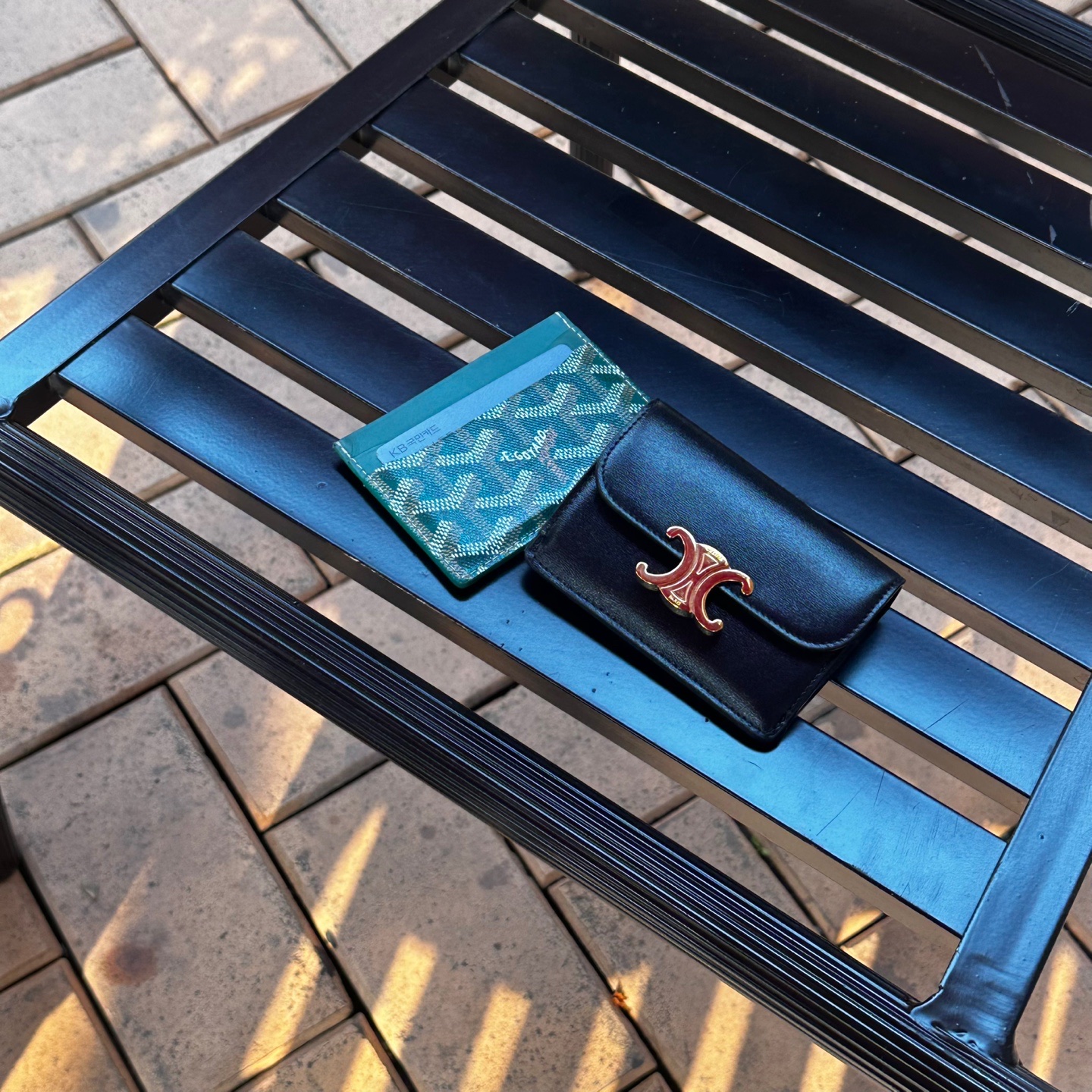 Goyard Saint Sulpice Card Holder Green, Celine Card Holder with Flap in Shiny Calfskin Black 착용 스타일