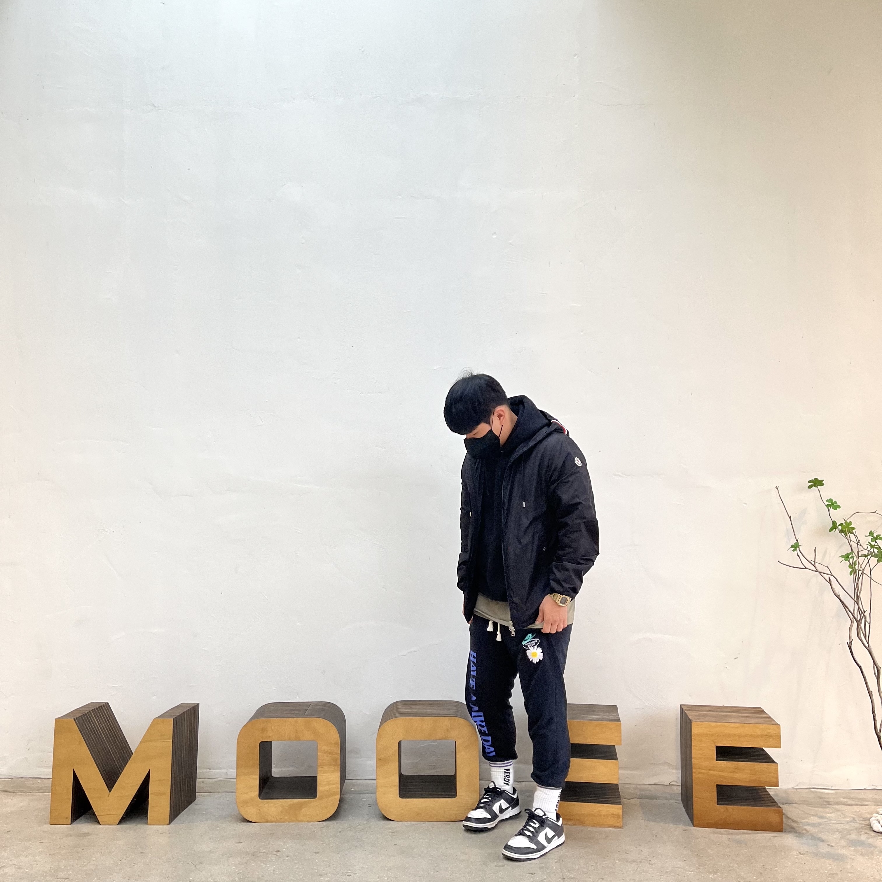 Nike Dunk Low Retro Black, Moncler Grimpeurs Hooded Jacket Black - 23SS 착용 스타일