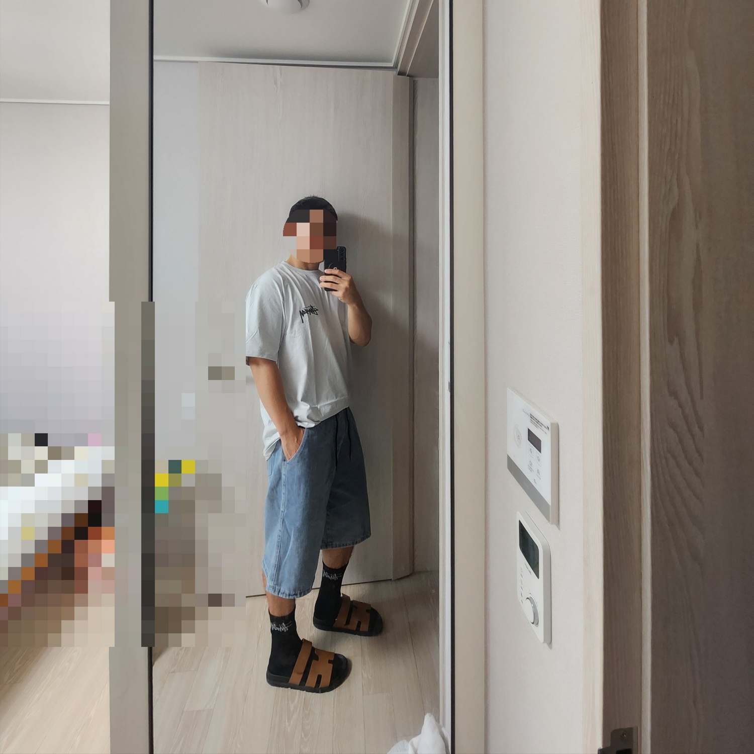 Hermes Chypre Sandal Calfskin & Naturel, Stussy Cherries T-Shirt Fog 착용 스타일 - 4