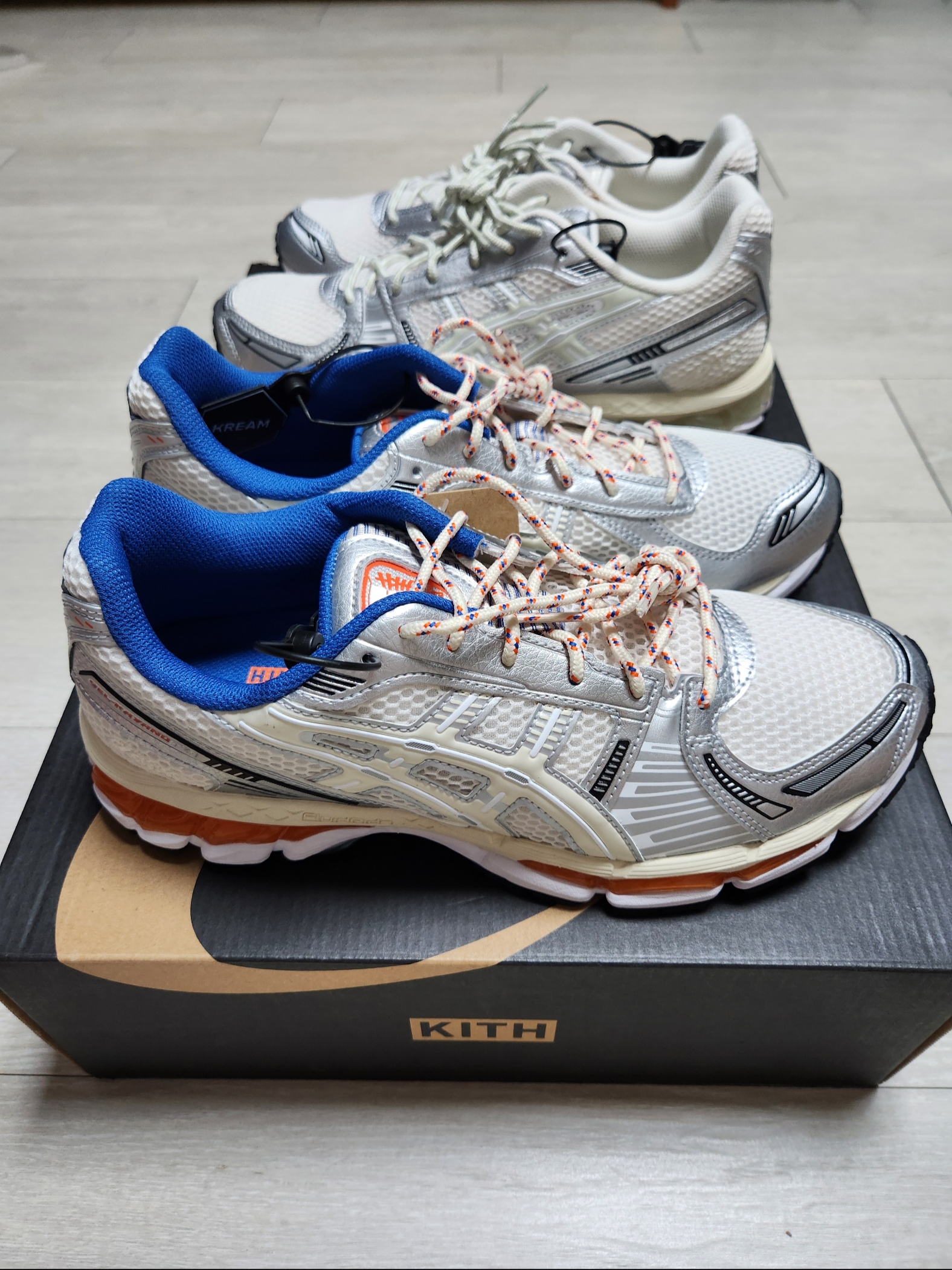 Asics x Ronnie Fieg Gel-Kayano 12.1 Cream, Asics x Ronnie Fieg Gel-Kayano 12.1 Cream Pure Aqua 착용 스타일 - 2