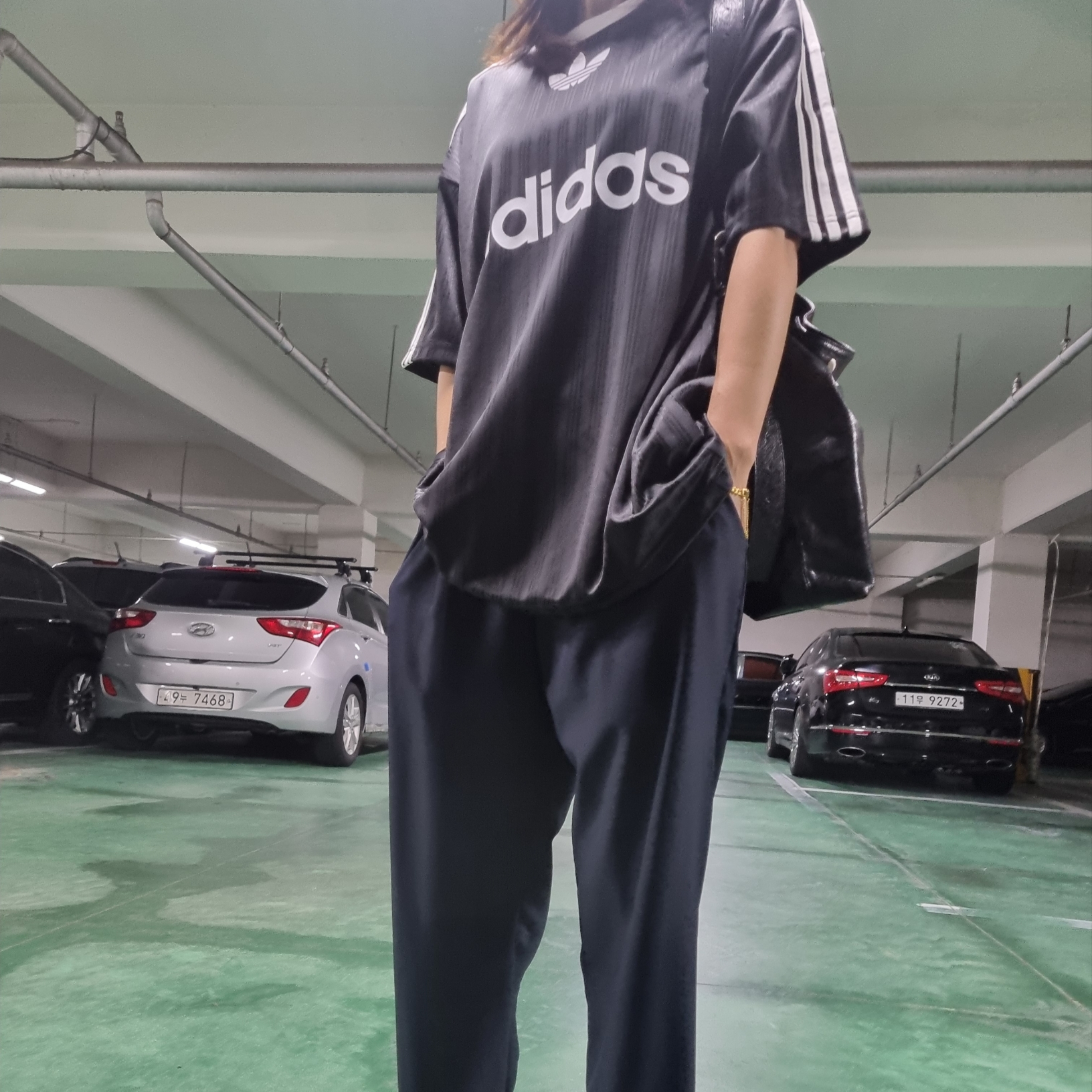 Adidas Adicolor T-Shirt Black White - KR Sizing 착용 스타일
