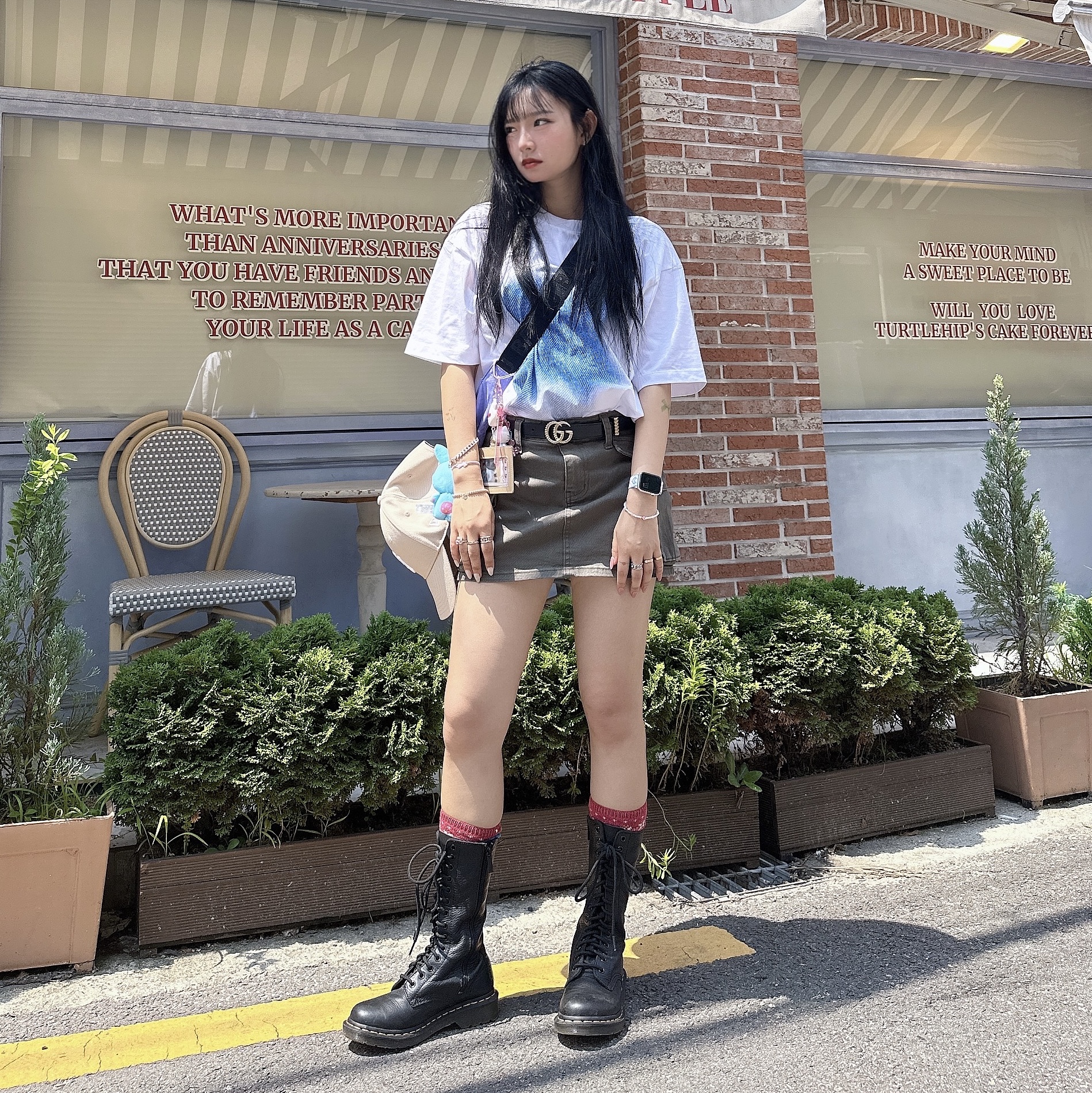 (W) Dr. Martens 1B99 Boots Black 착용 스타일 - 1