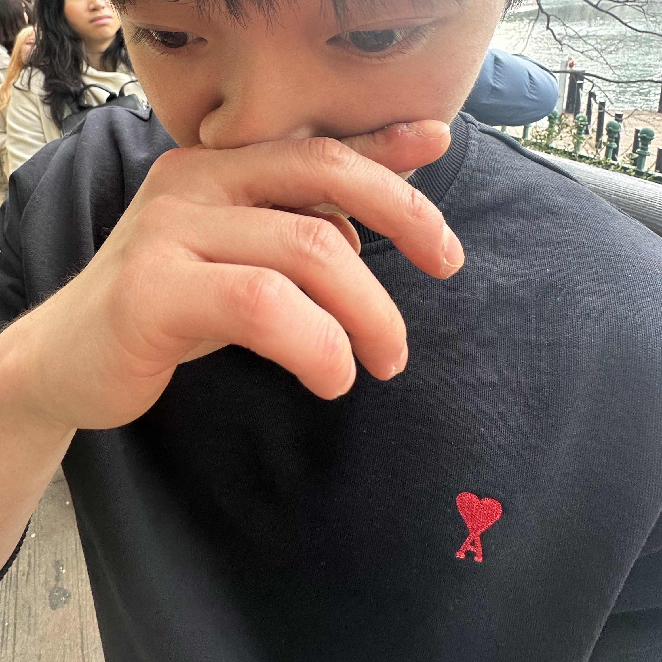 AMI de Coeur Sweatshirt Black 착용 스타일