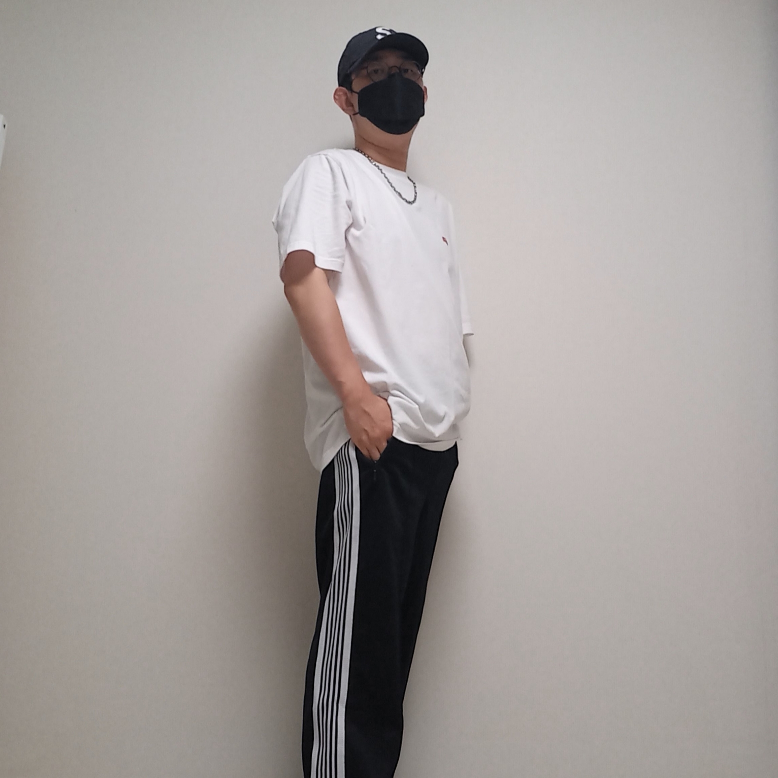 Supreme Cordura Ripstop S Logo 6-Panel Black - 23SS, Supreme Small Box T-Shirt White - 24SS 착용 스타일 - 4
