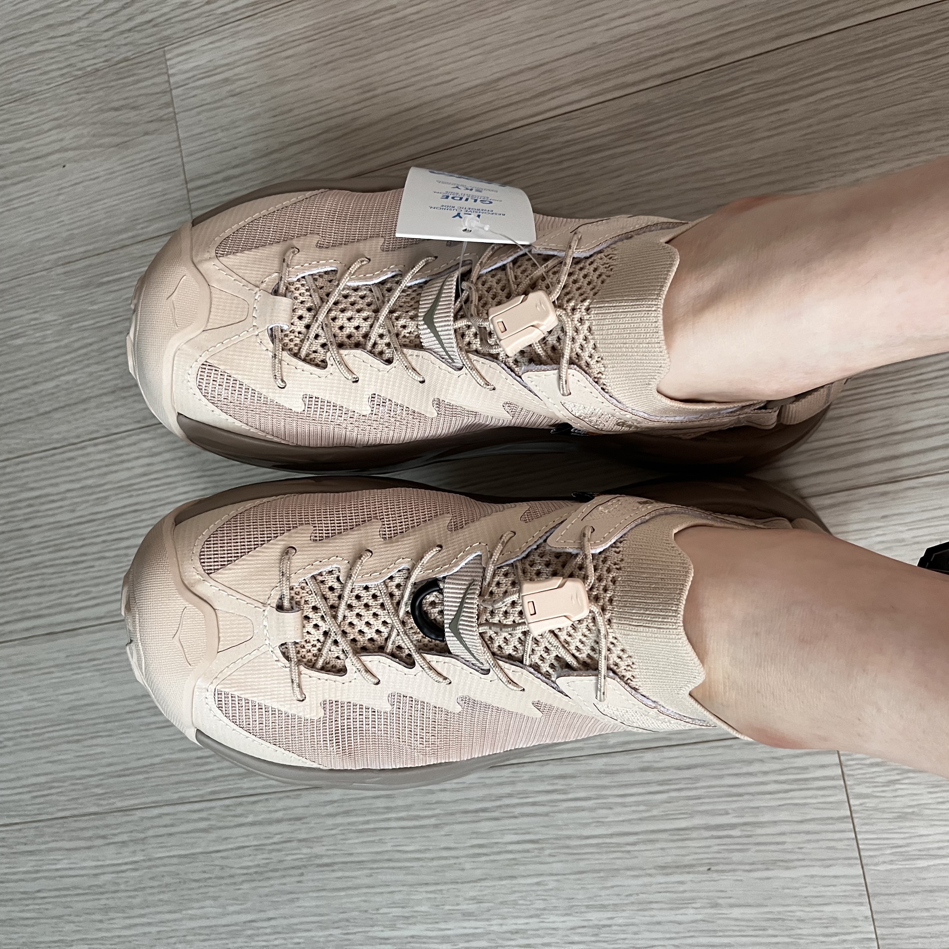 Hoka Hopara 2 Shifting Sand 착용 스타일