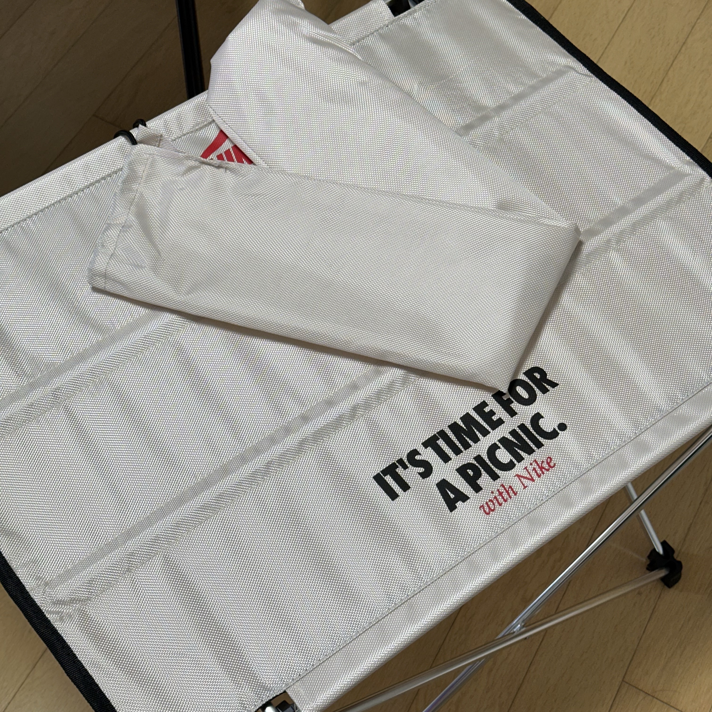 Nike Members Days Daily Check-In Gift Set Picnic Mat & Picnic Table & Table Mat (6700 Limited) 착용 스타일