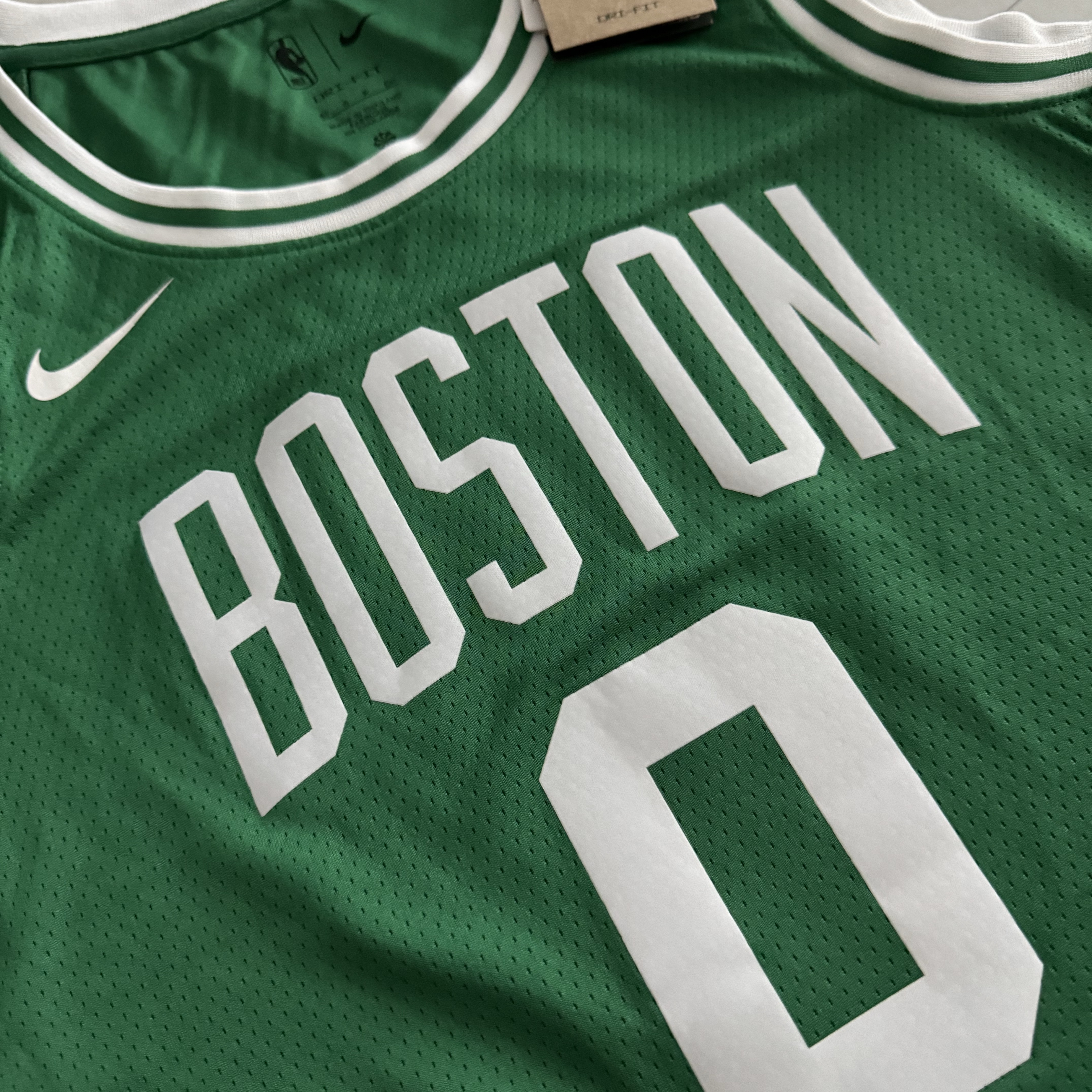 Nike Jayson Tatum Boston Celtics Icon Edition 2022/23 NBA Swingman Jersey Clover 착용 스타일 - 1