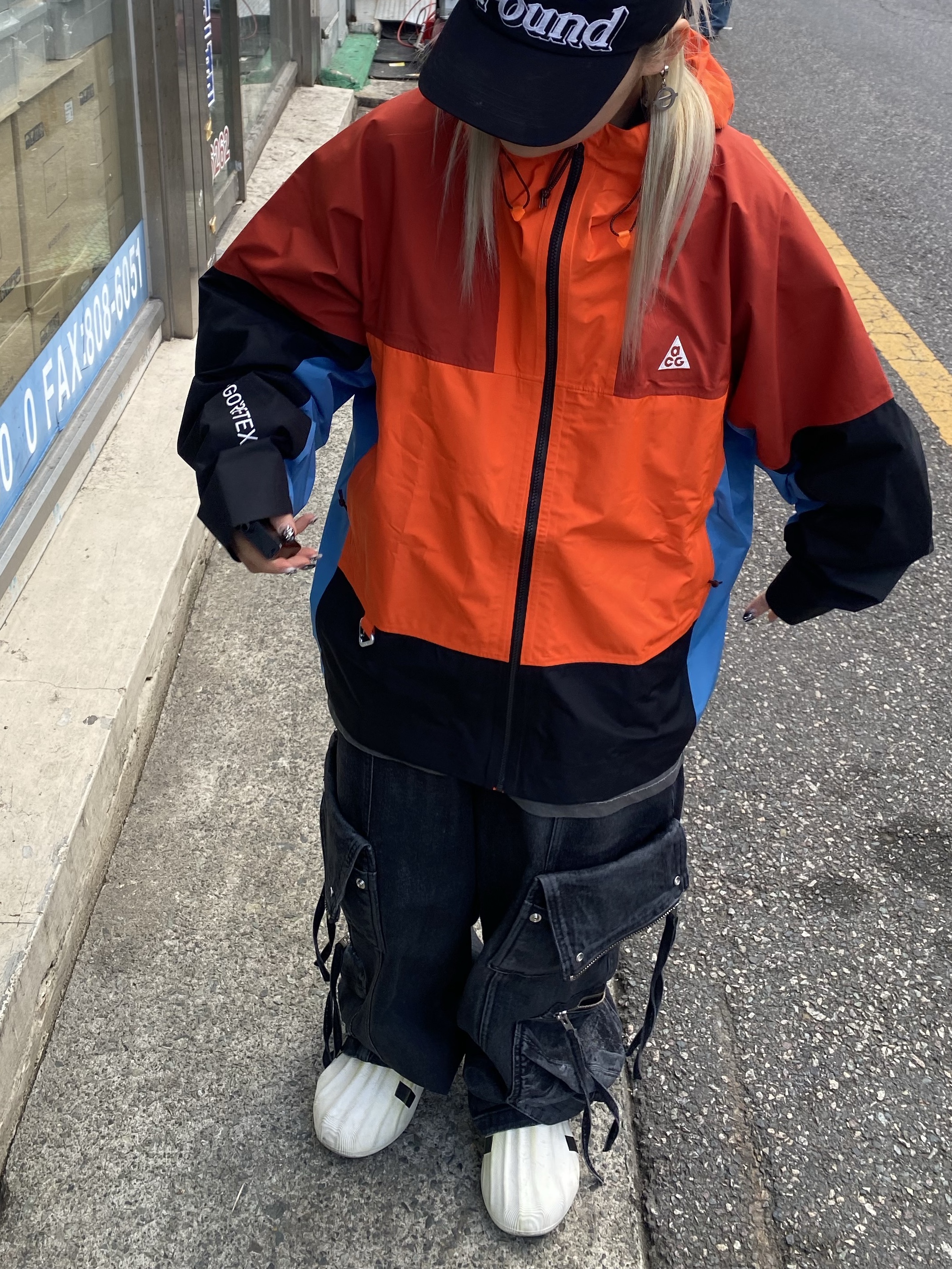 Nike ACG Storm-Fit ADV Chain of Craters Jacket Orange Black Blue - US/EU 착용 스타일 - 2