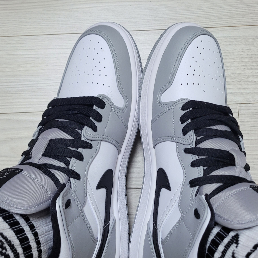 Jordan 1 Mid Light Smoke Grey 착용 스타일