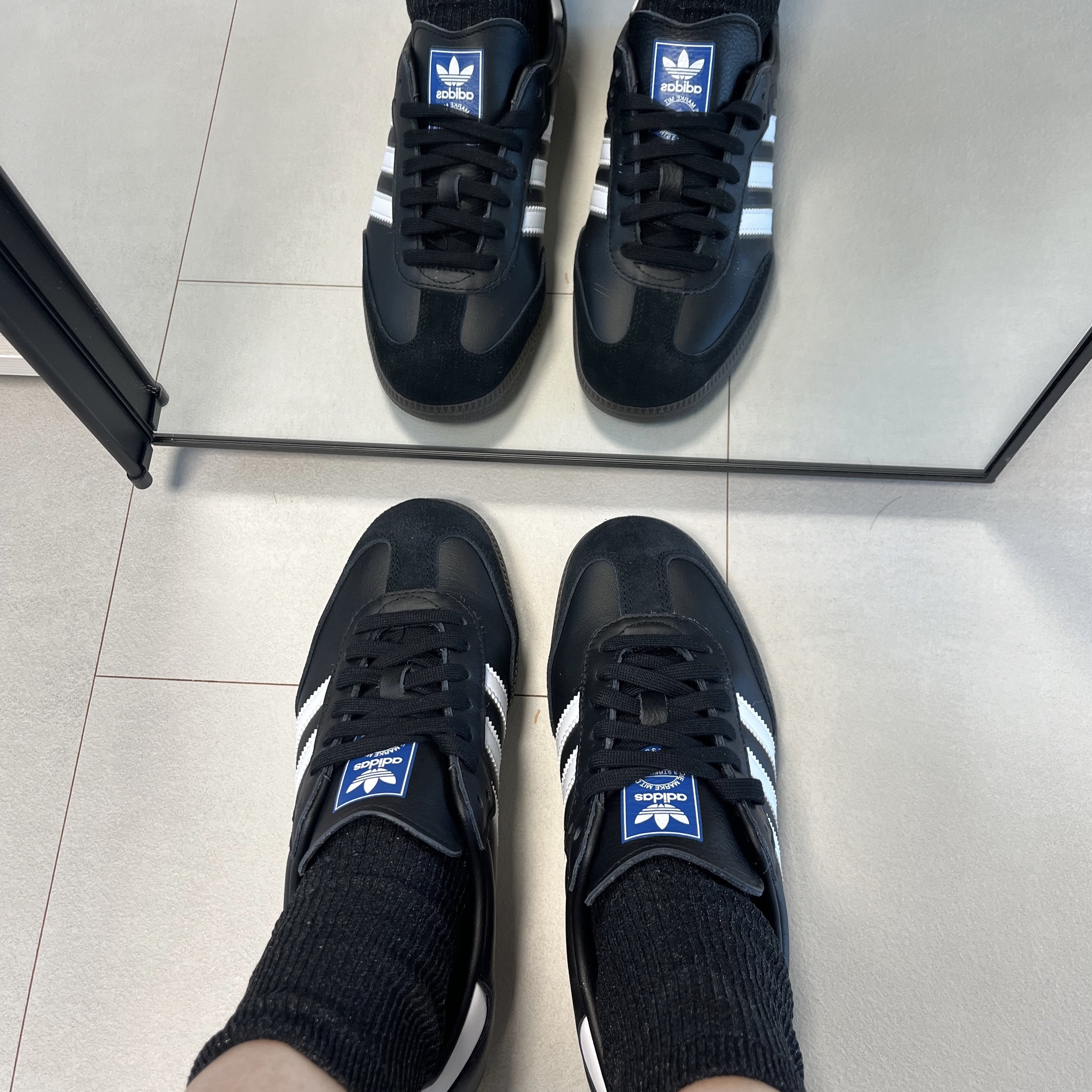 Adidas Samba OG Black White Gum 착용 스타일 - 2