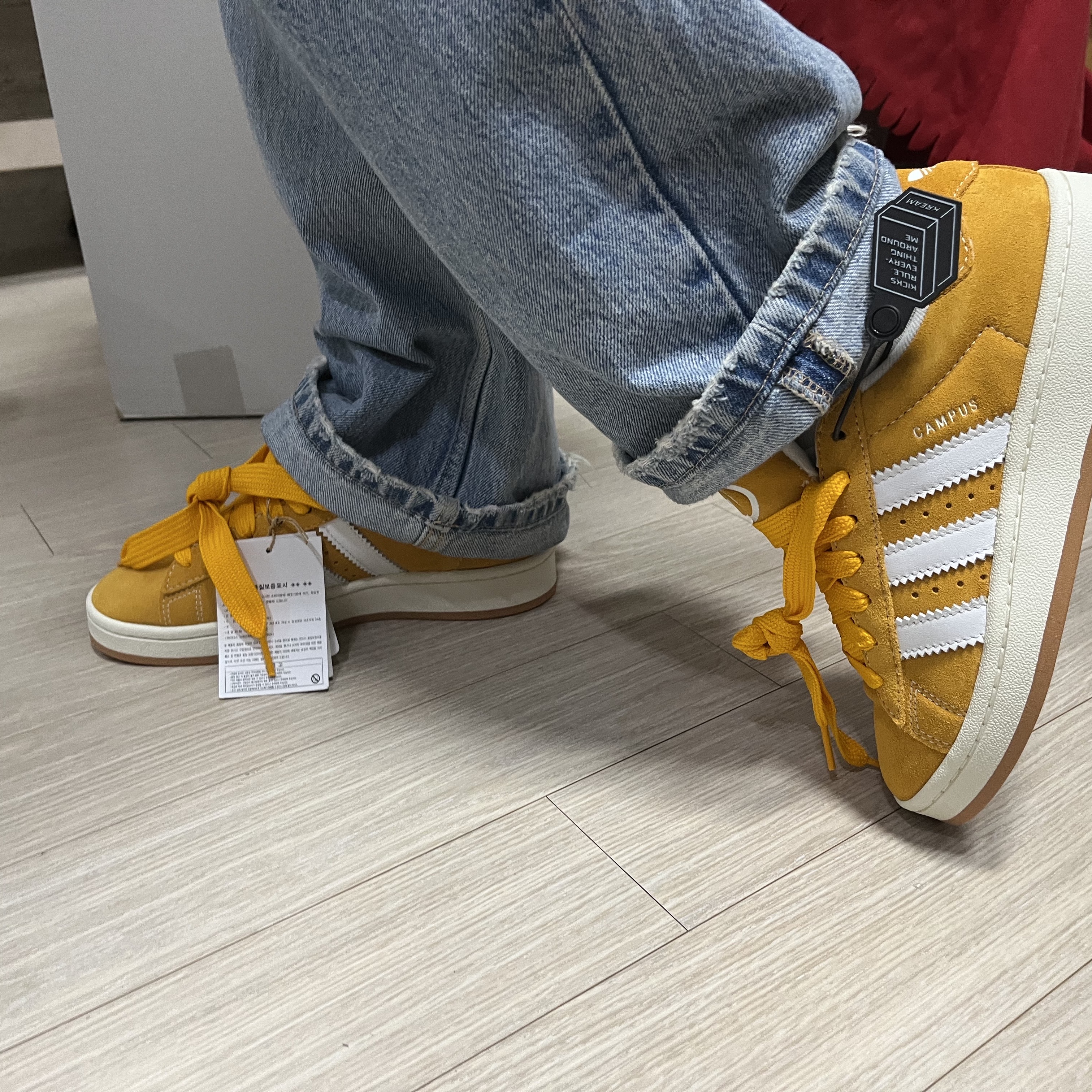 Adidas Campus 00s Pantone White 착용 스타일 - 2