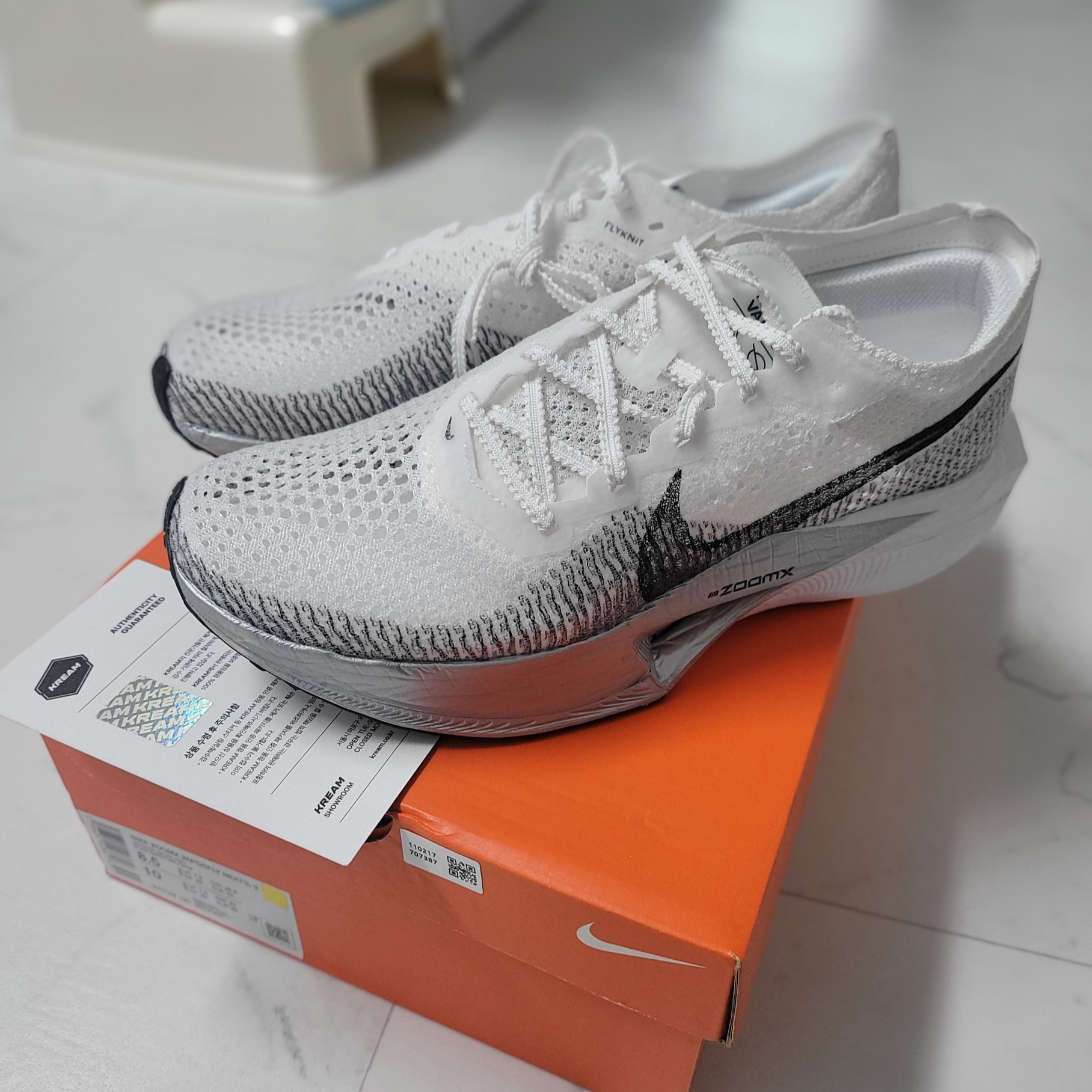 Nike ZoomX Vaporfly Next% 3 White Grey 착용 스타일
