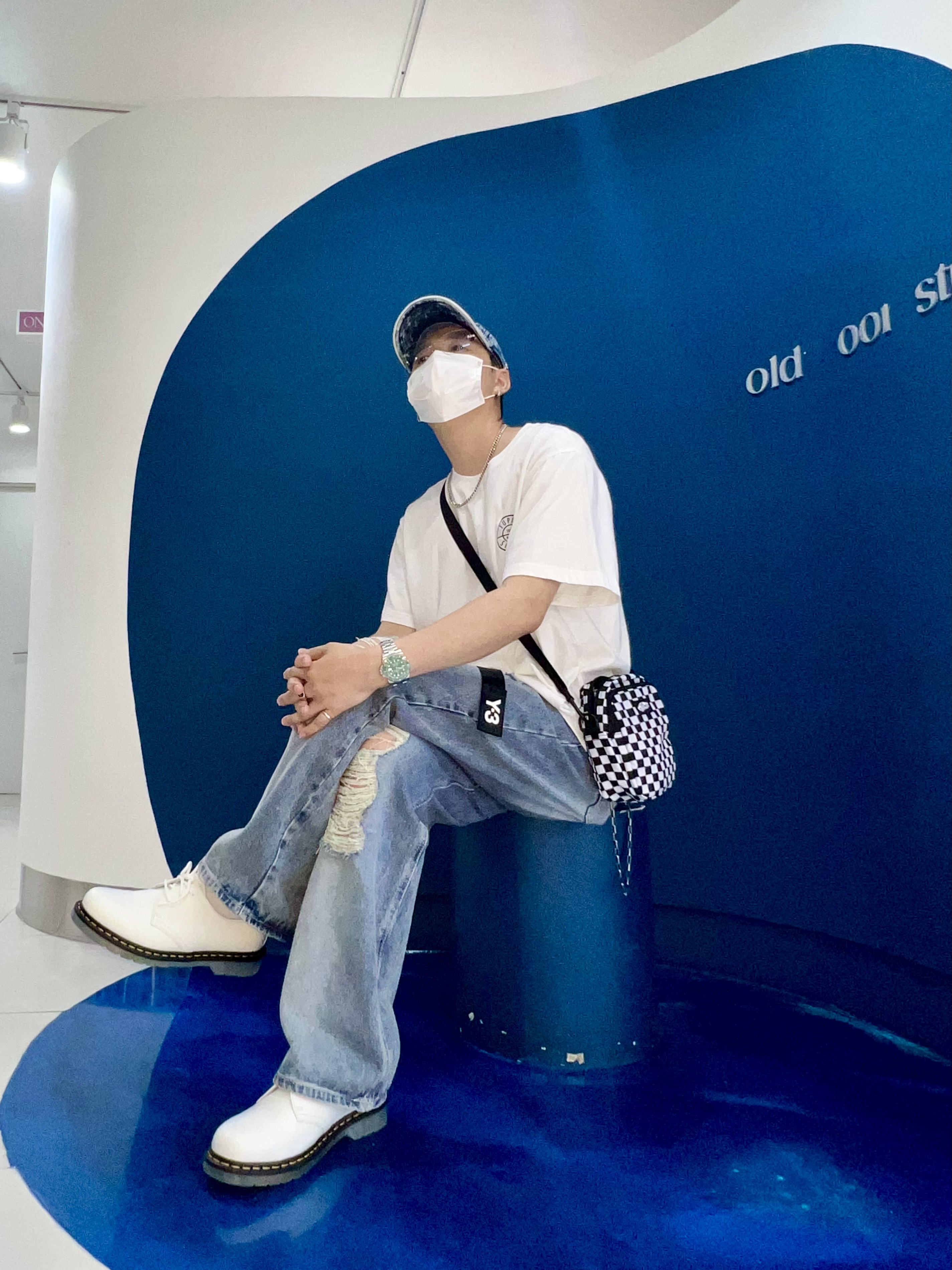 Dr. Martens 1461 Smooth White 착용 스타일 - 1