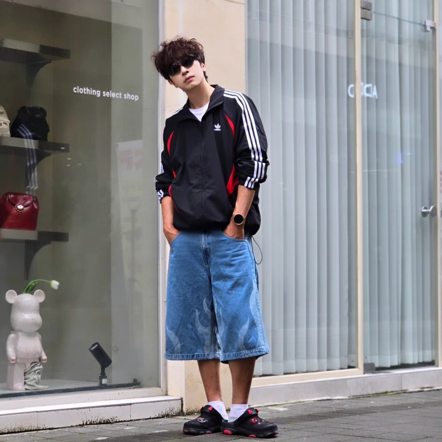 Crocs x Staple Classic All Terrain Clog Black, Adidas Flames Denim Shorts Blue - KR Sizing 착용 스타일 - 1