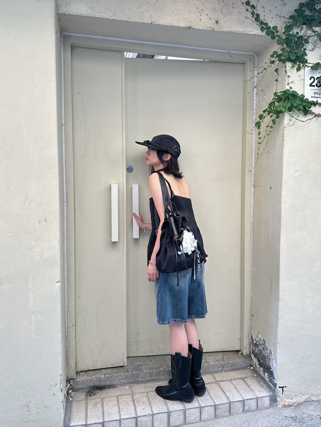 YOUCHE QS Duck Cap Black 착용 스타일 - 4