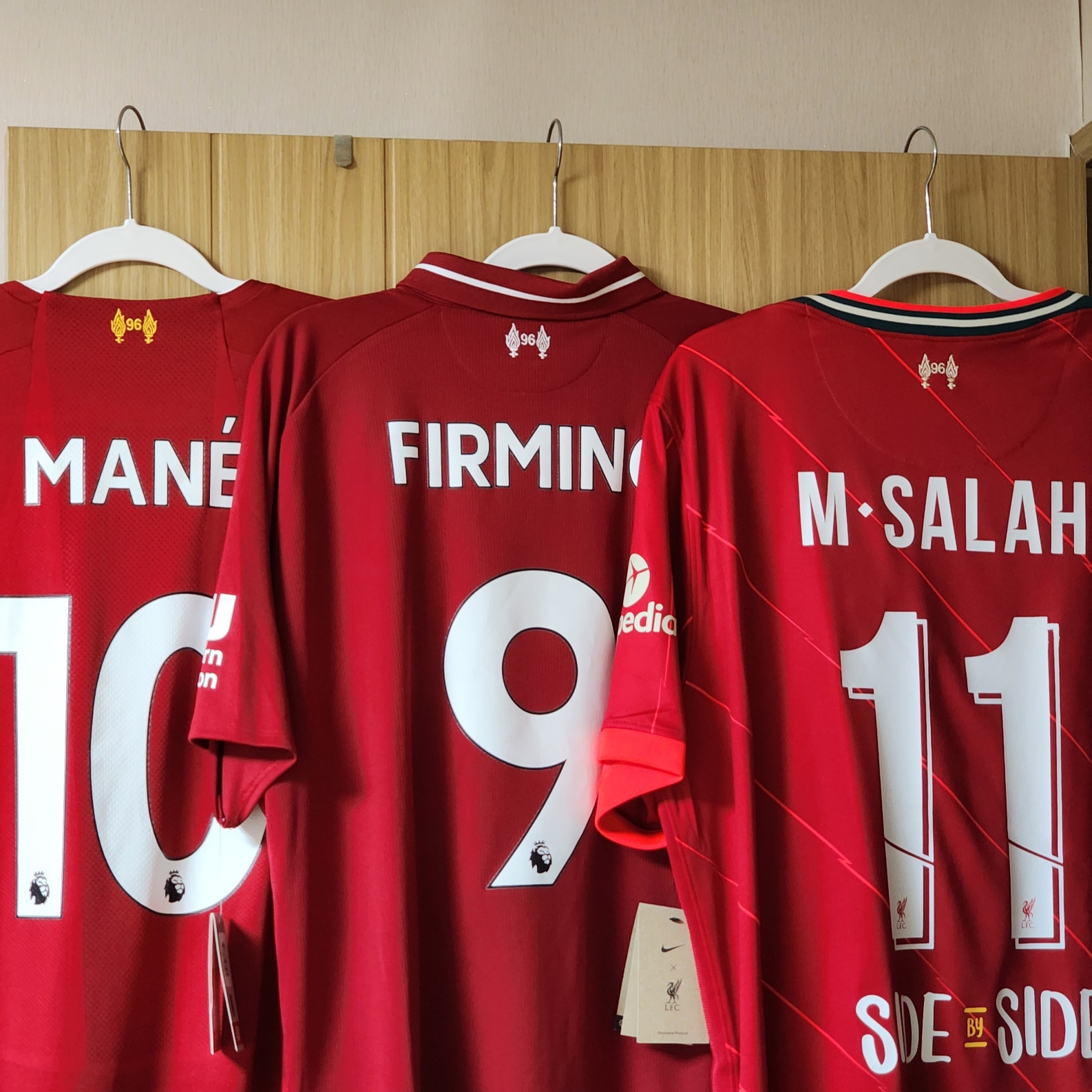 Nike Liverpool FC 2021/22 Dri-Fit Stadium Home Jersey Gym Red (Non Marking Ver.) 착용 스타일