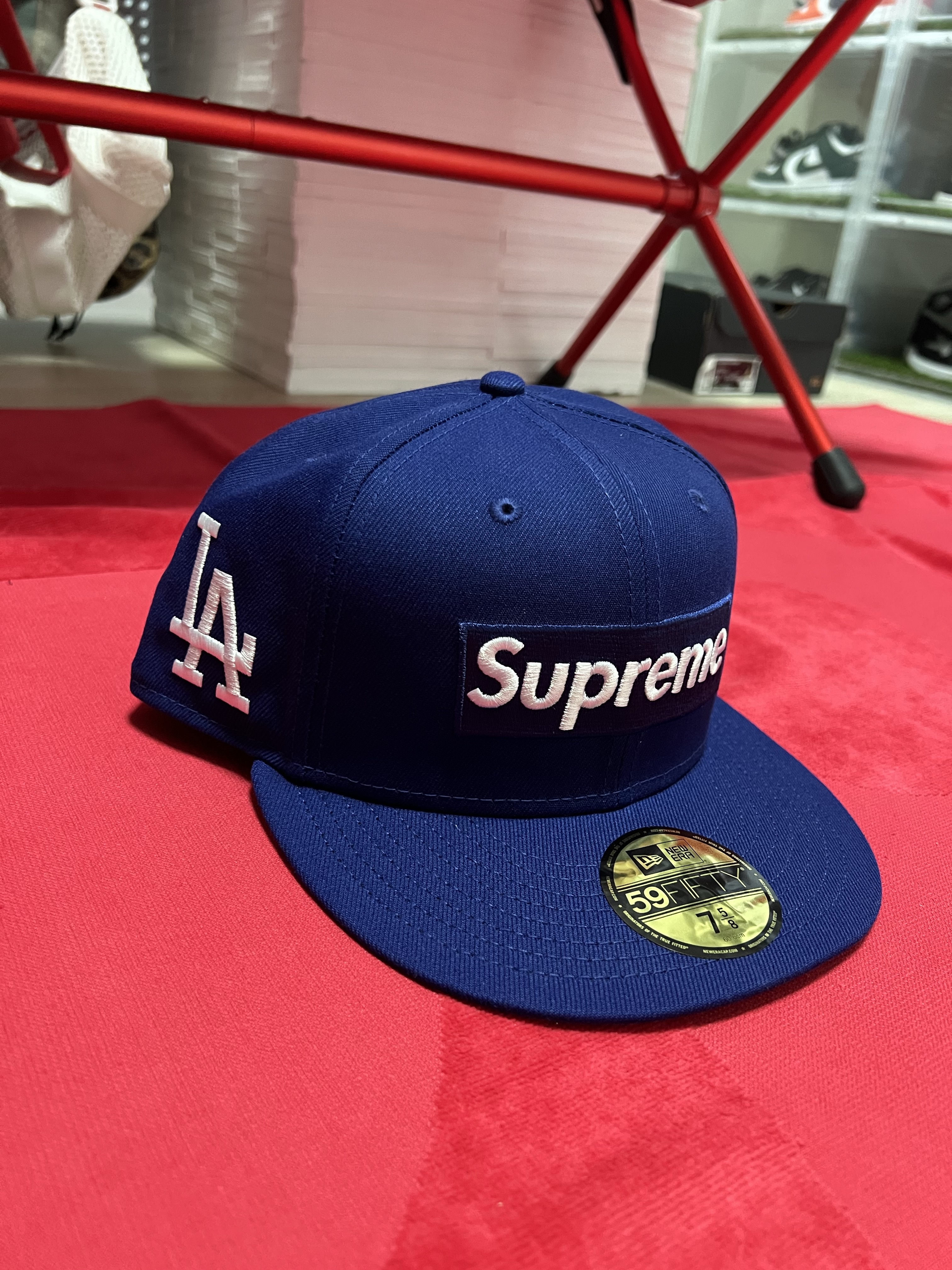Supreme x MLB Teams Box Logo New Era Dark Royal Los Angeles - 24SS 착용 스타일 - 1