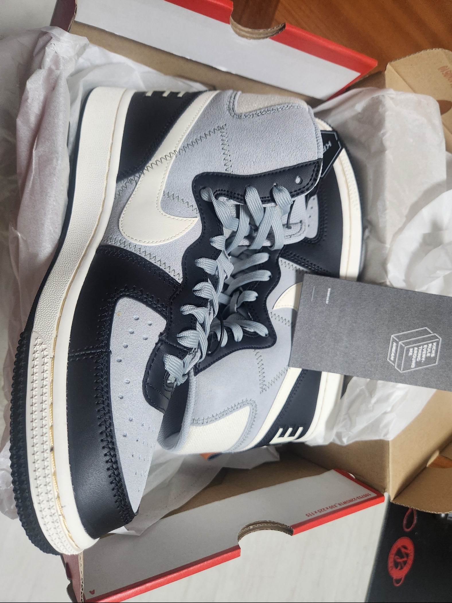 Nike Terminator High Black and Light Pumice 착용 스타일 - 2