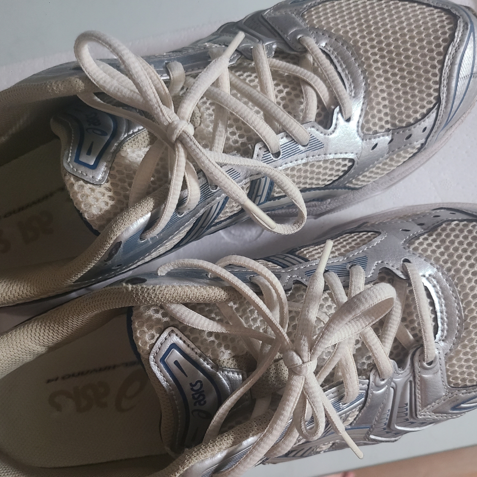 Asics Gel-Kayano 14 Cream Pure Silver 착용 스타일