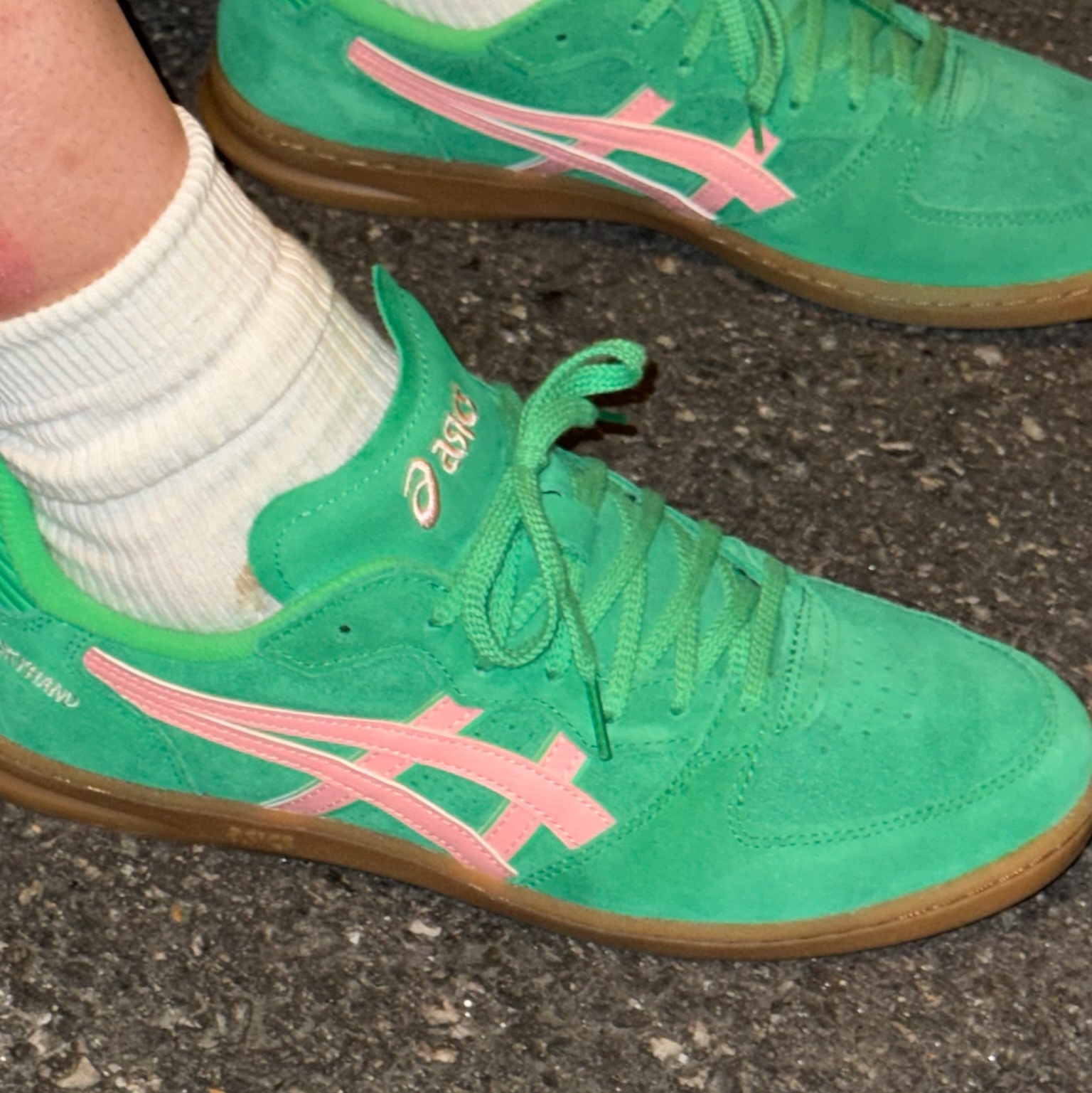 Asics Skyhand OG Cilantro Grapefruit 착용 스타일 - 1
