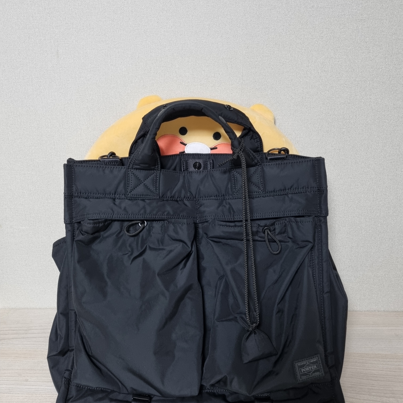 Porter Senses Tote Bag L Black 착용 스타일 - 1