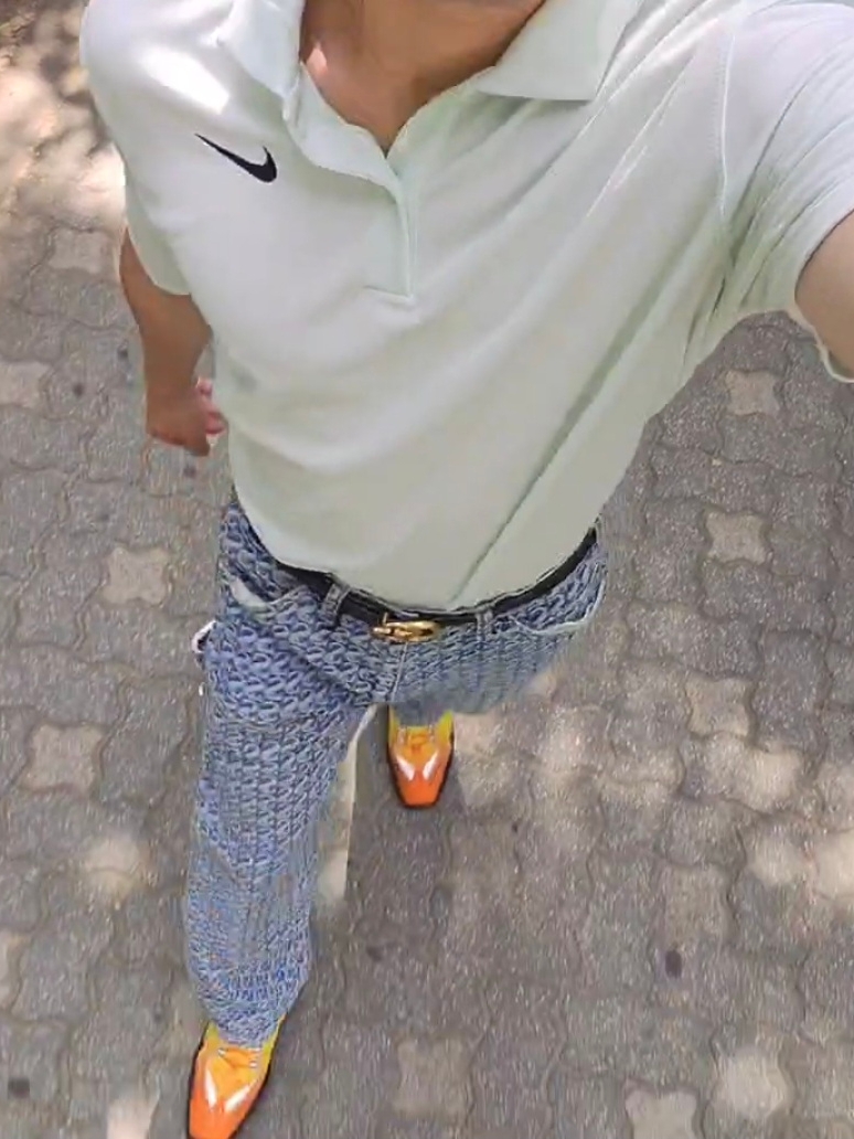 Nike x Martine Rose Shox MR4 Safety Orange, Supreme Monogram Double Knee Denim Painter Pants Blue - 21FW 착용 스타일 - 2